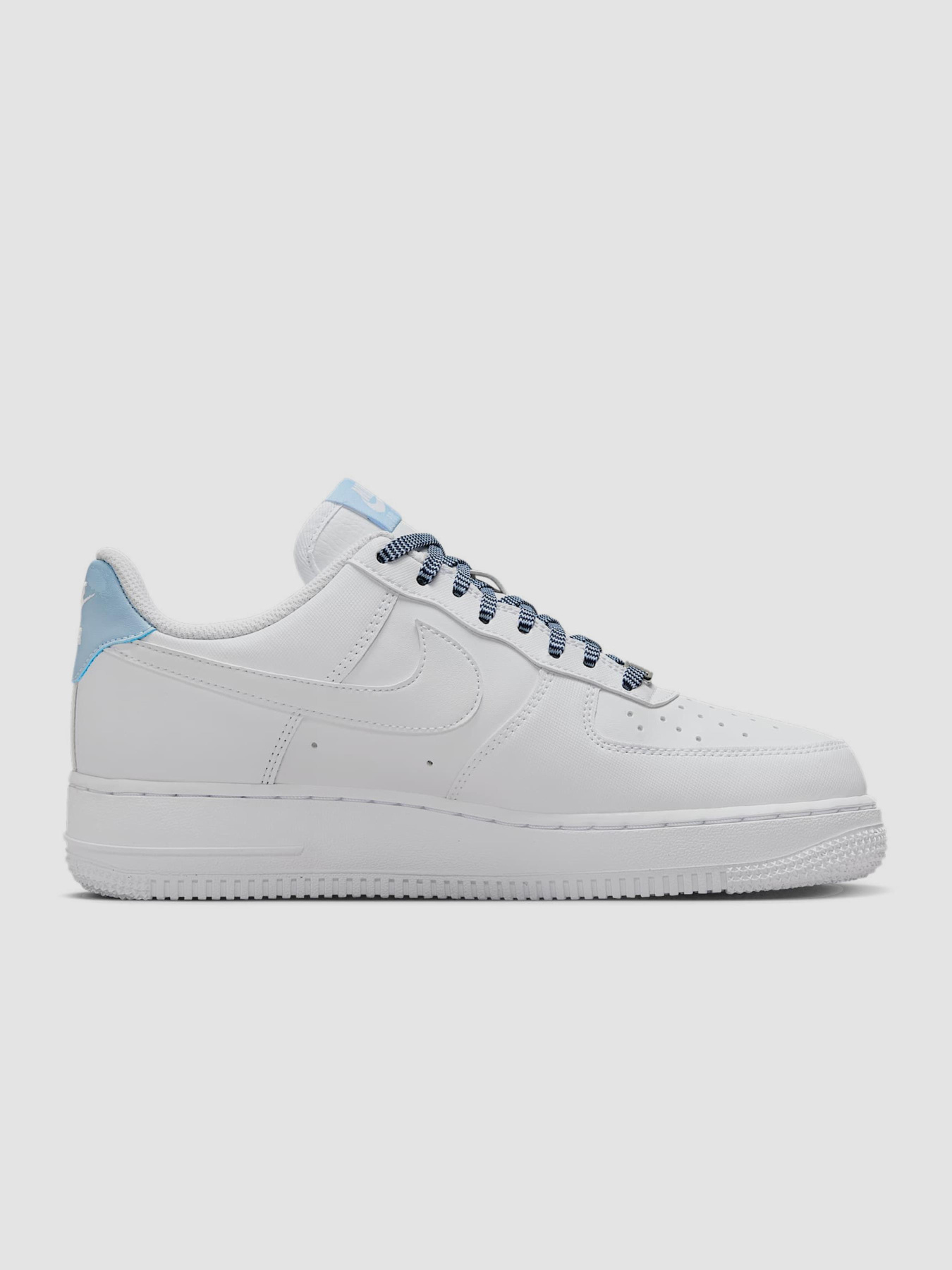 Кросівки NIKE Air Force 1 '07 модель IB7167-101 Фото