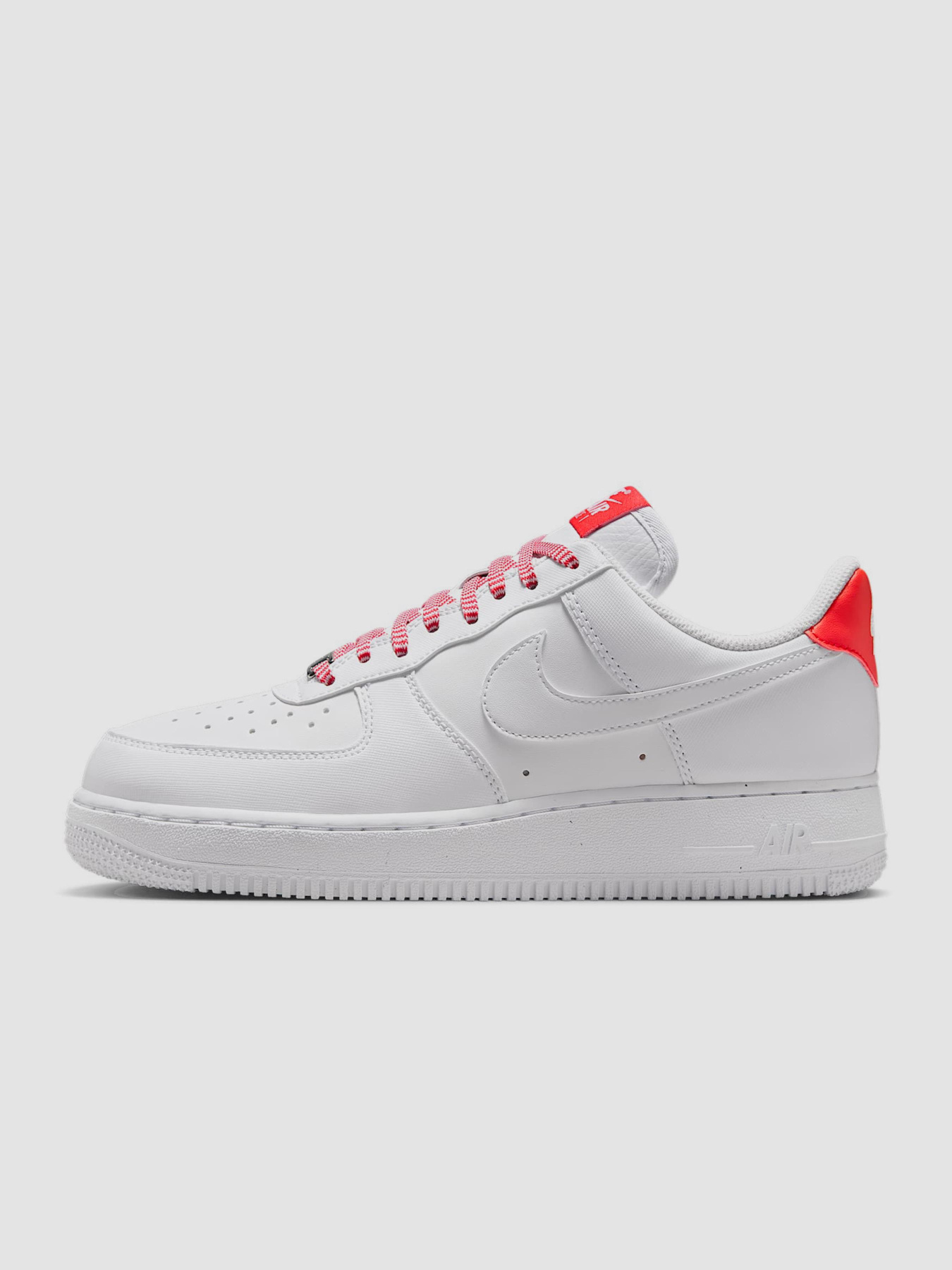 Кросівки NIKE Air Force 1 '07 модель IB7167-103 Фото