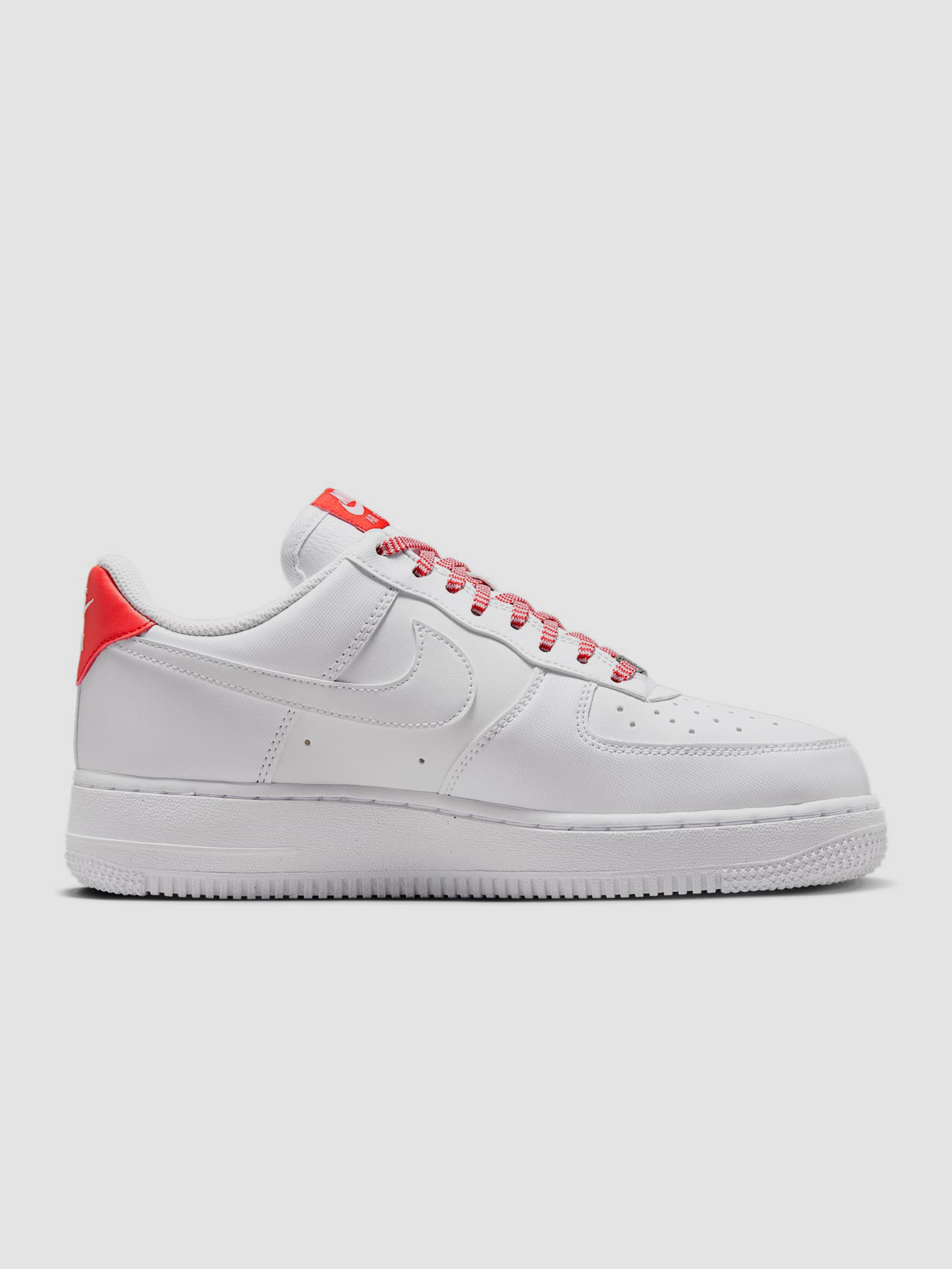 Кросівки NIKE Air Force 1 '07 модель IB7167-103 Фото