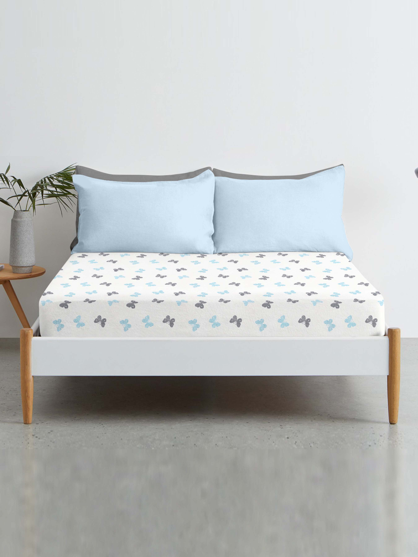 Простирадло на резинці ранфорс BUTTERFLY Cosas модель ButterfliesGrayLBlue_120 Фото