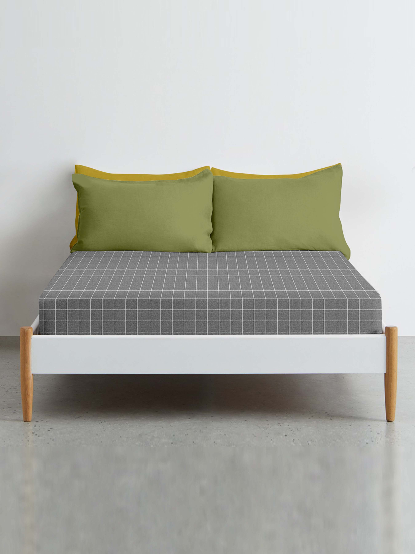 Простынь на резинке ранфорс CELL Cosas модель CellWhiteGrey_120 Простынь на резинке ранфорс CELL Cosas модель CellWhiteGrey_120 Фото