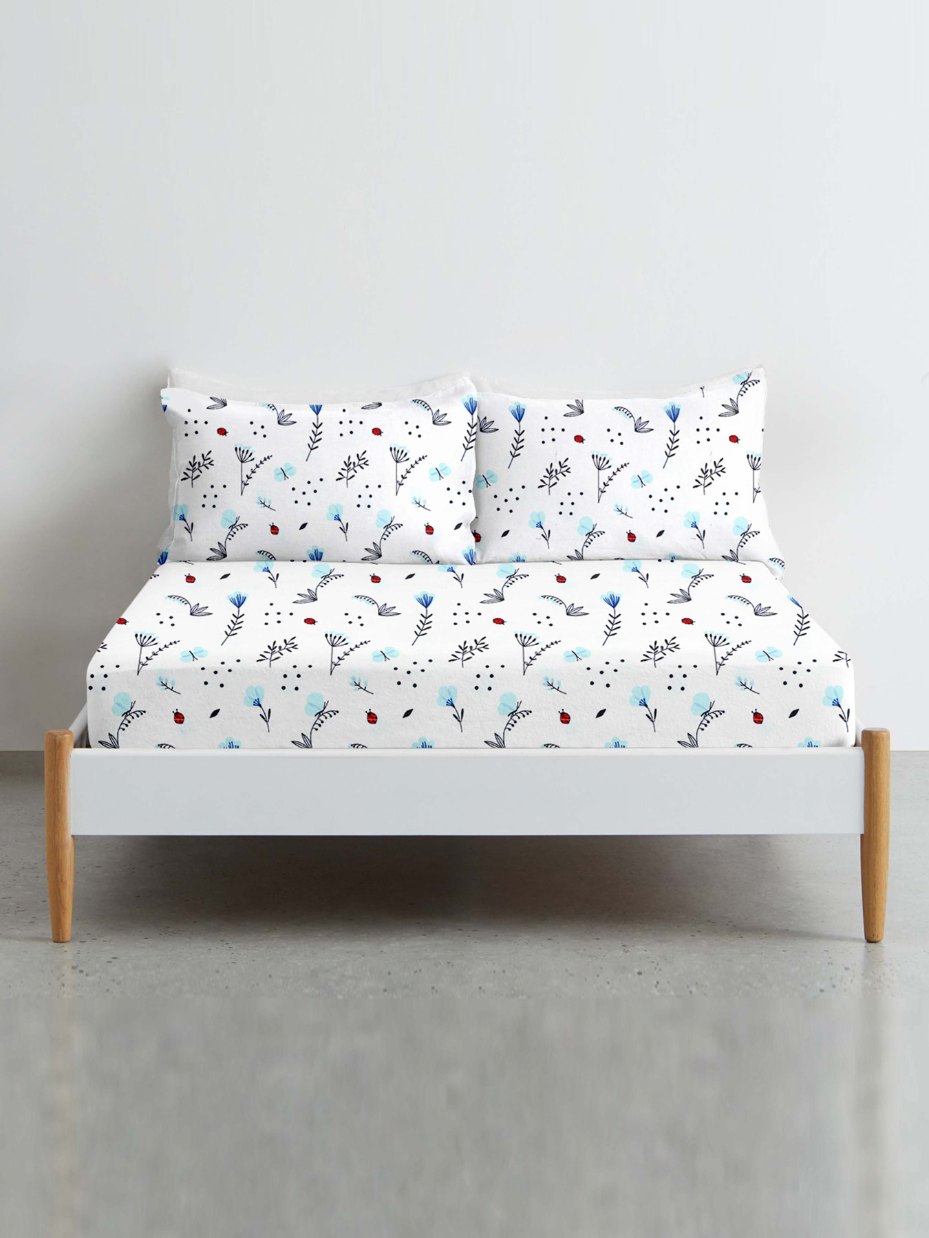Простынь на резинке фланель BLUE WILDFLOWERS Cosas модель Flannel_BushLightBlue_60x120x12 Фото