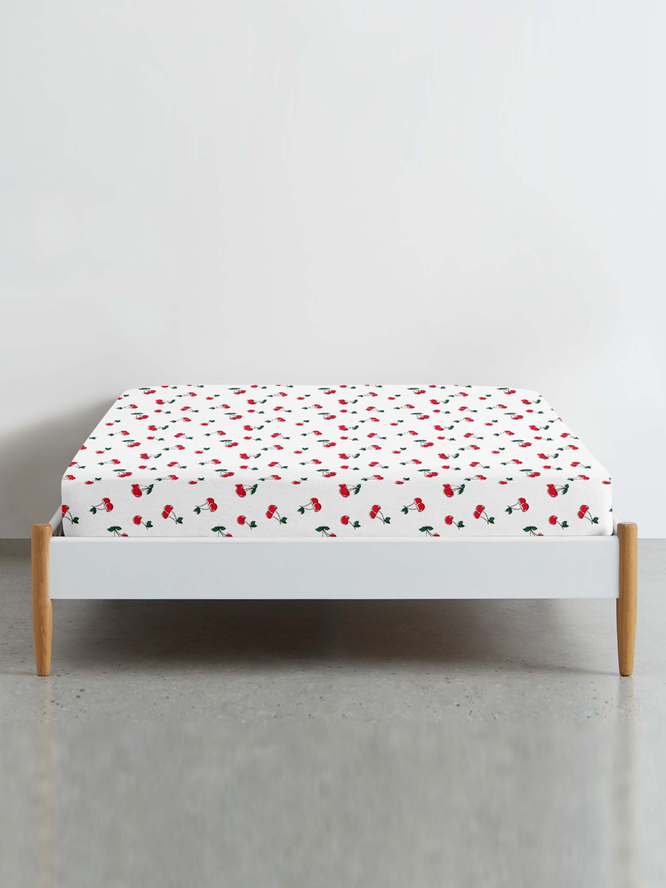 Простынь на резинке фланель CHERRY Cosas модель Flannel_CherryBerry_60x120x12 Фото