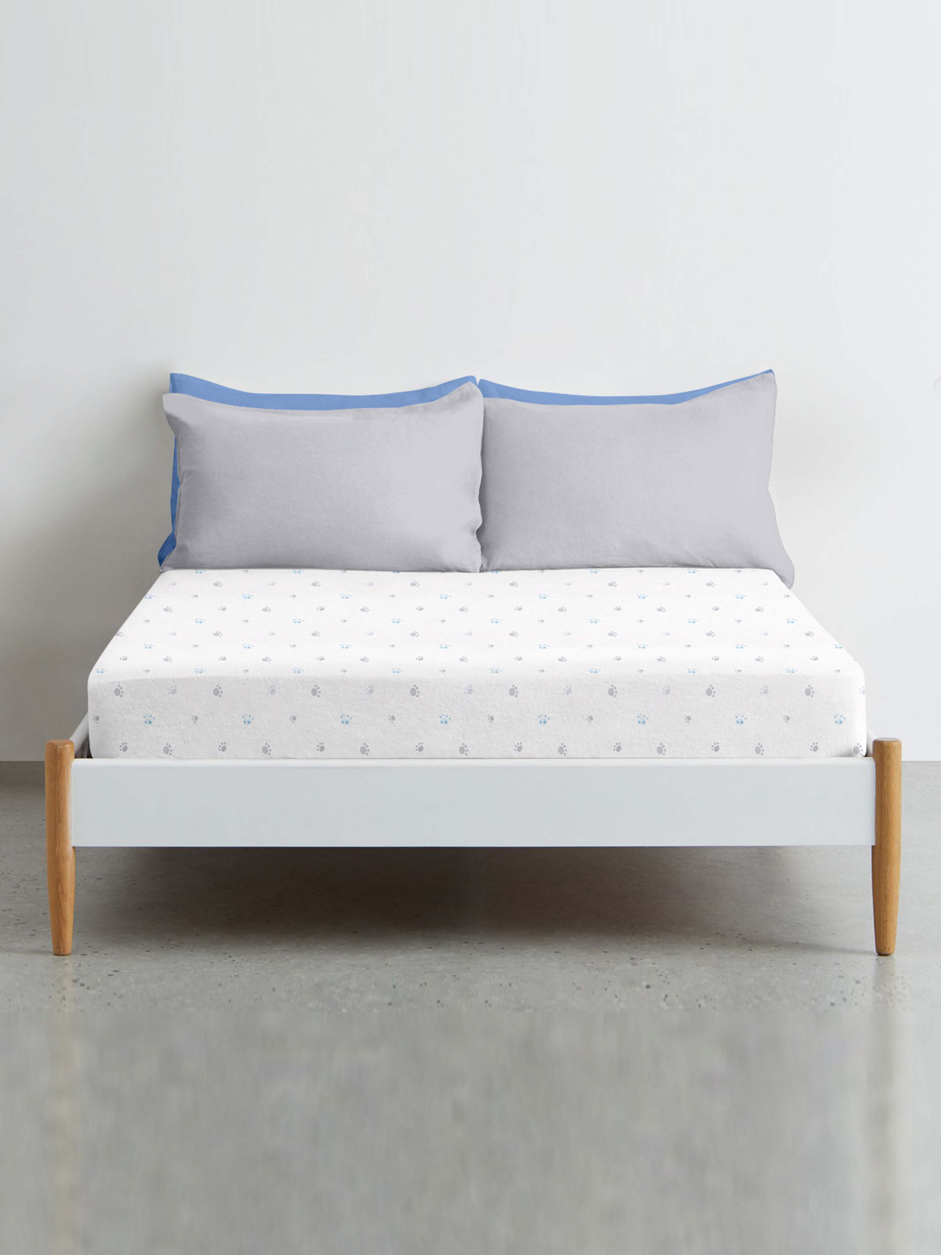 Простынь на резинке ранфорс COLOR PAWS Cosas модель PawsGreySky_120 Фото