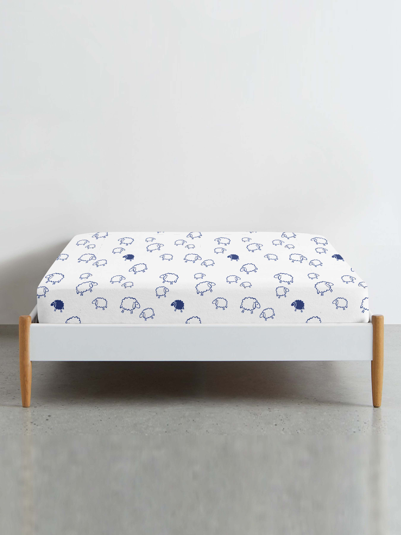 Простирадло на резинці ранфорс SHEEP BLACK WHITE Cosas модель SheepBlackWhite_120 Фото