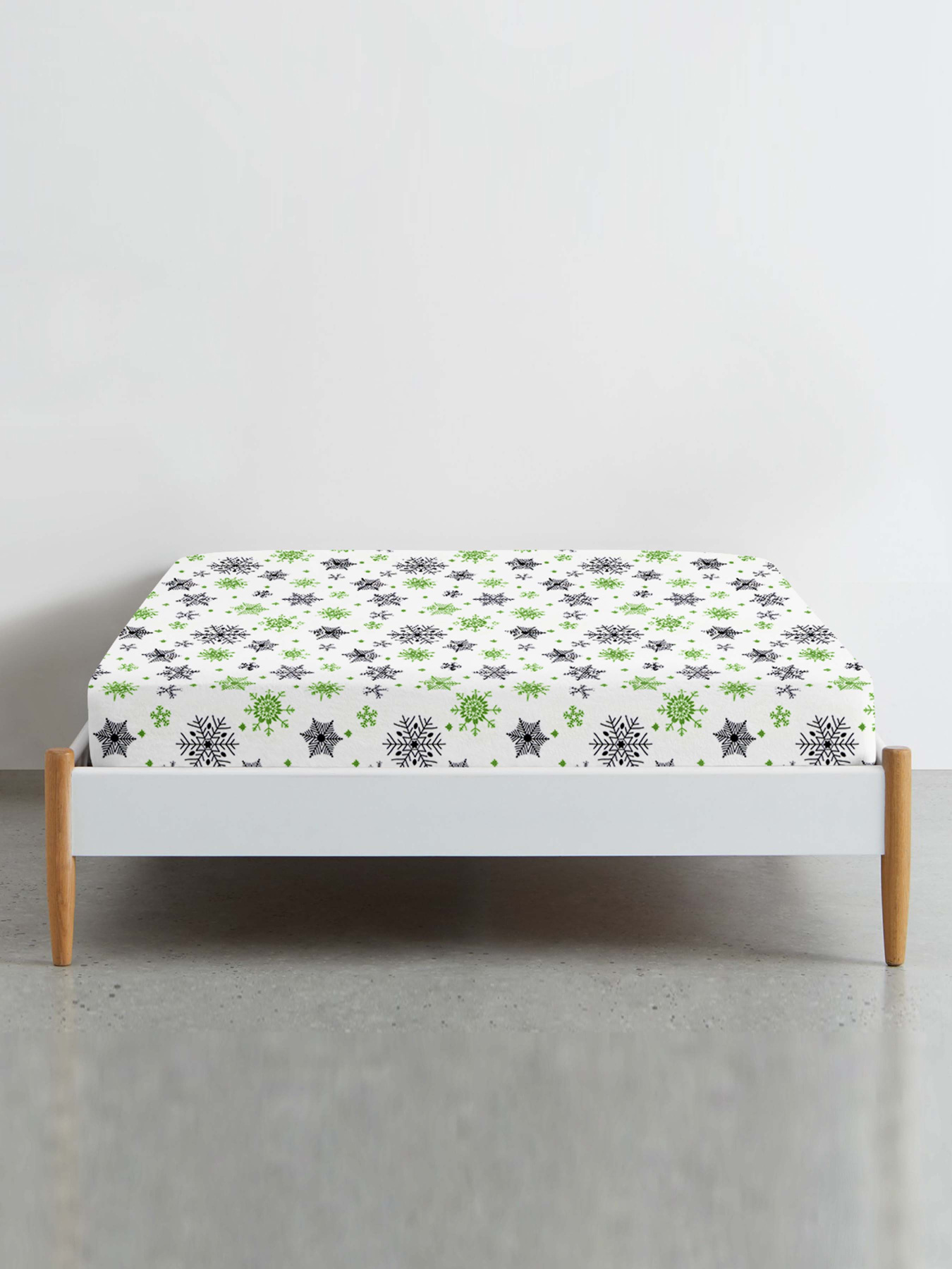 Простынь на резинке ранфорс SNOWFLAKES Cosas модель SnowflakesGreenGreyWhite_120 Фото