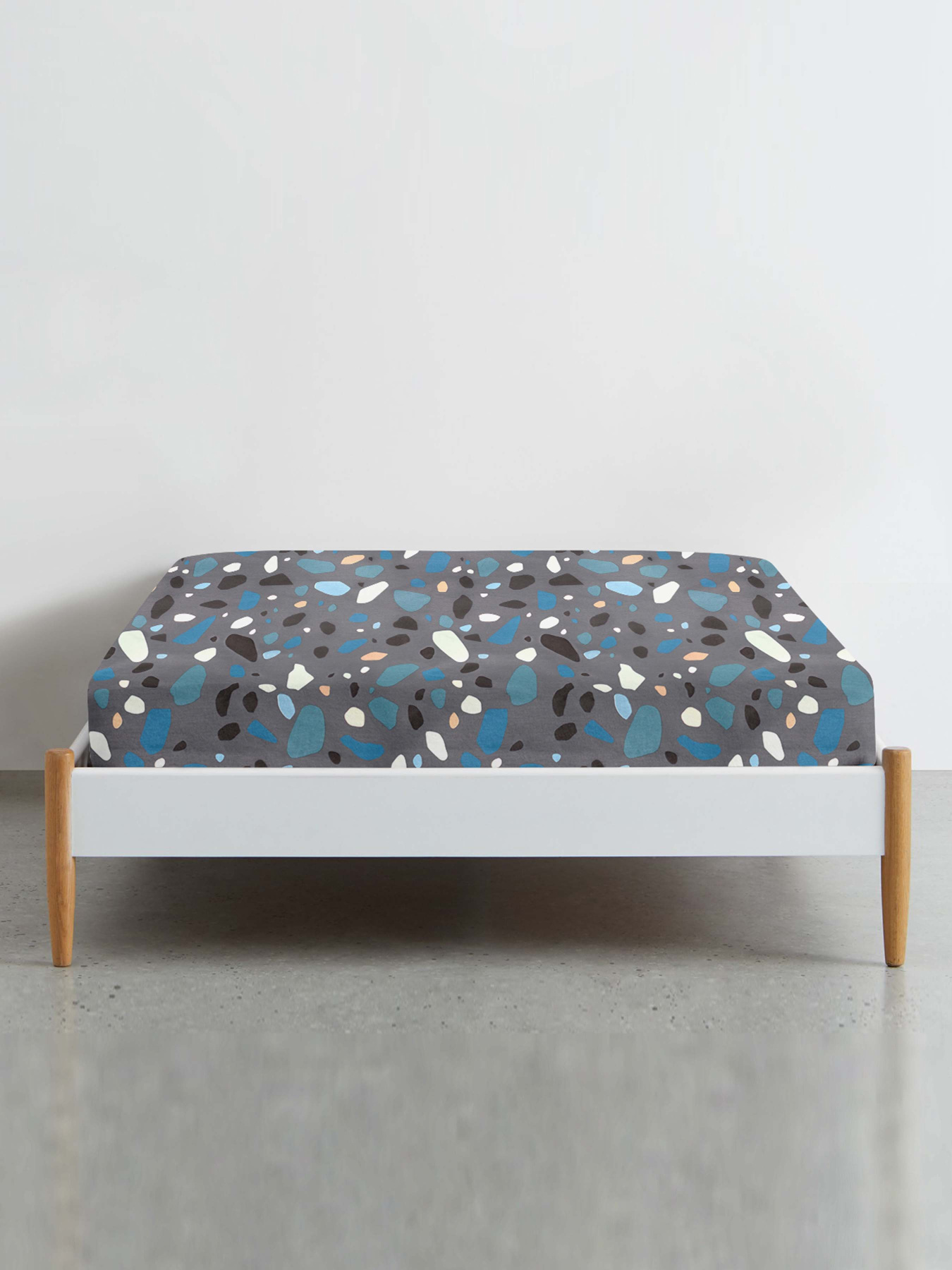 Простынь на резинке ранфорс GEMSTONES Cosas модель StoneBlueBlackGrey_120 Фото