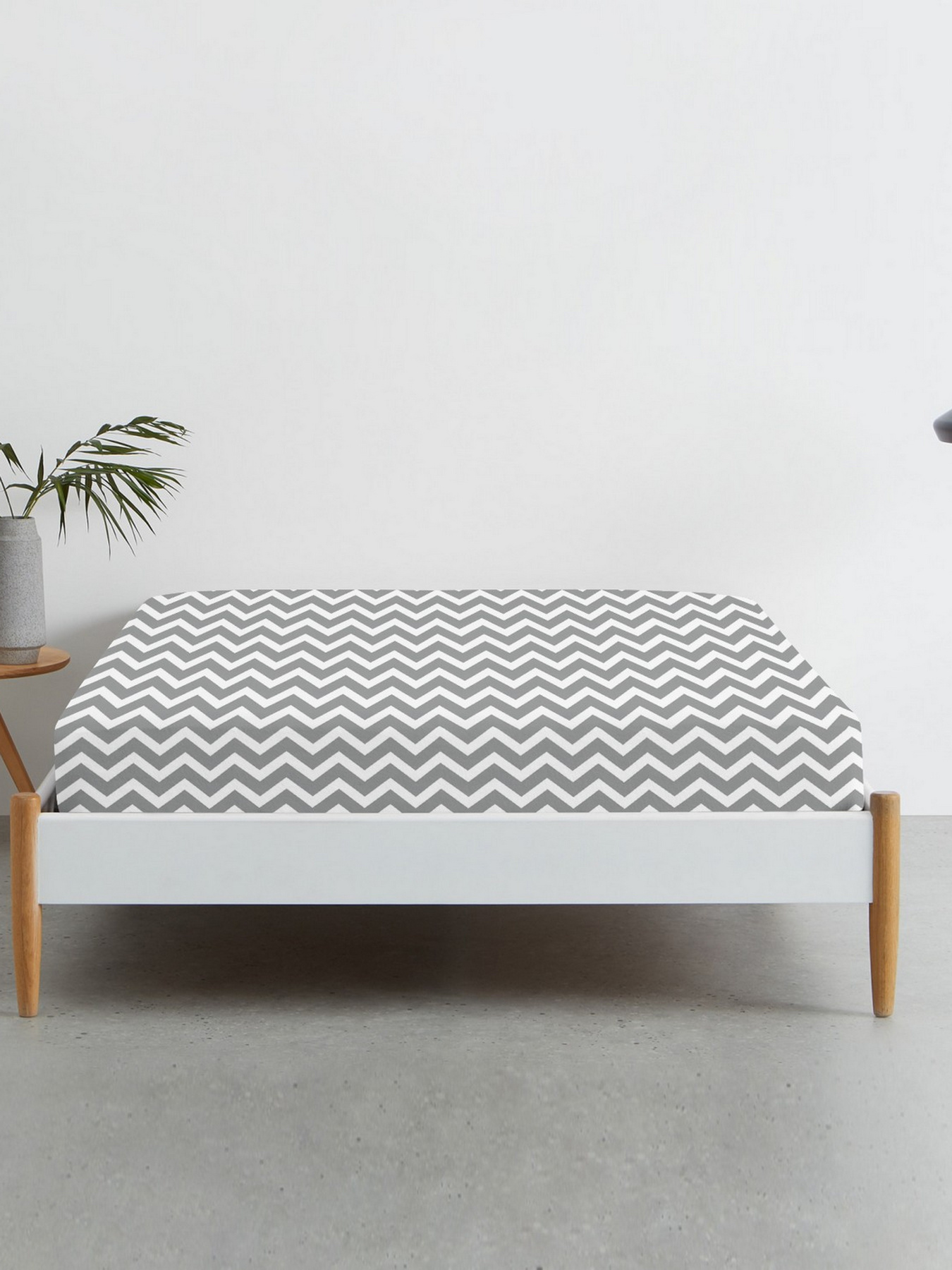 Простынь на резинке ранфорс GREY ZIGZAG Cosas модель ZigGrey_100x200x20 Фото