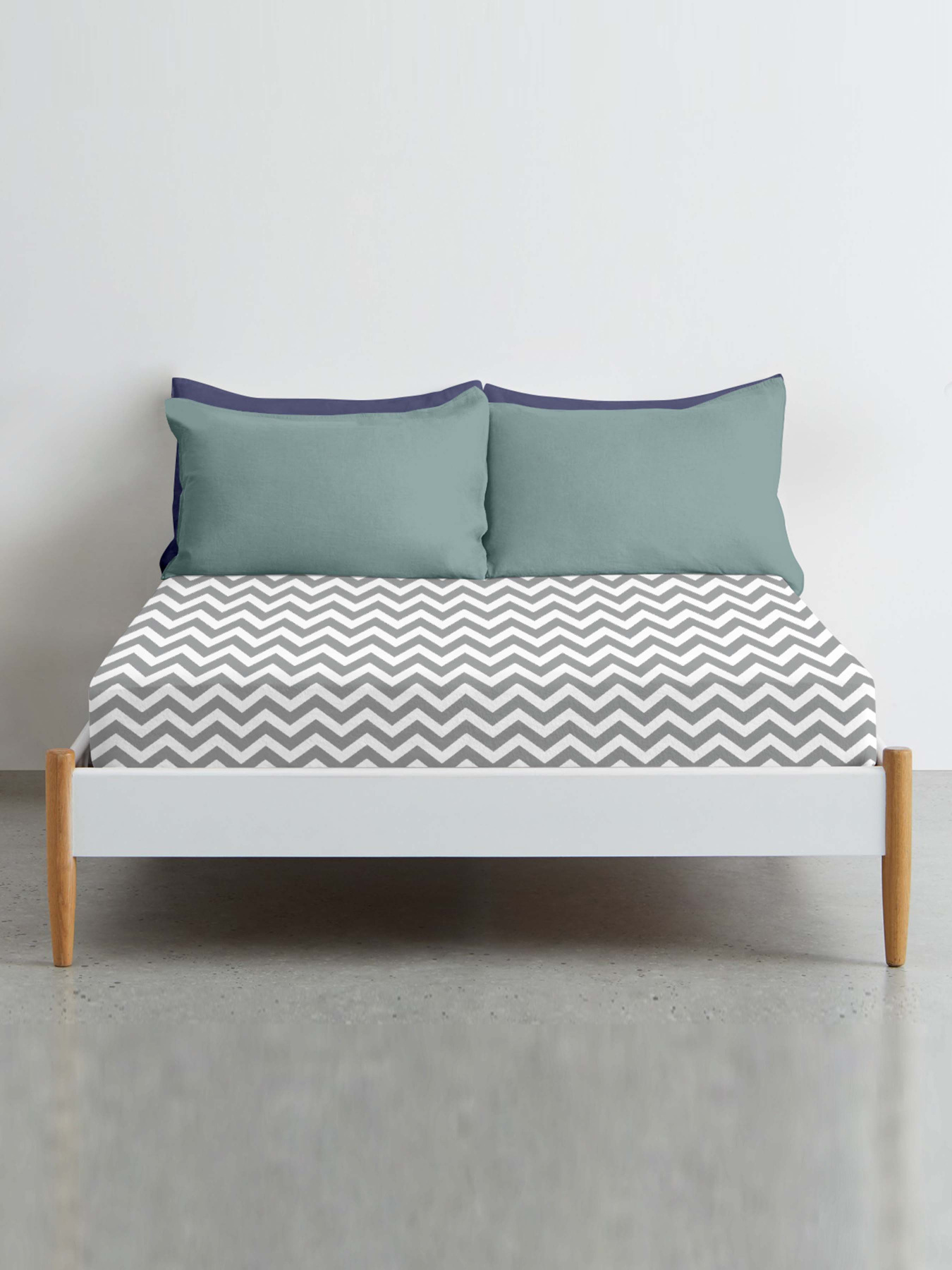 Простынь на резинке ранфорс GREY ZIGZAG Cosas модель ZigGrey_100x200x20 Фото