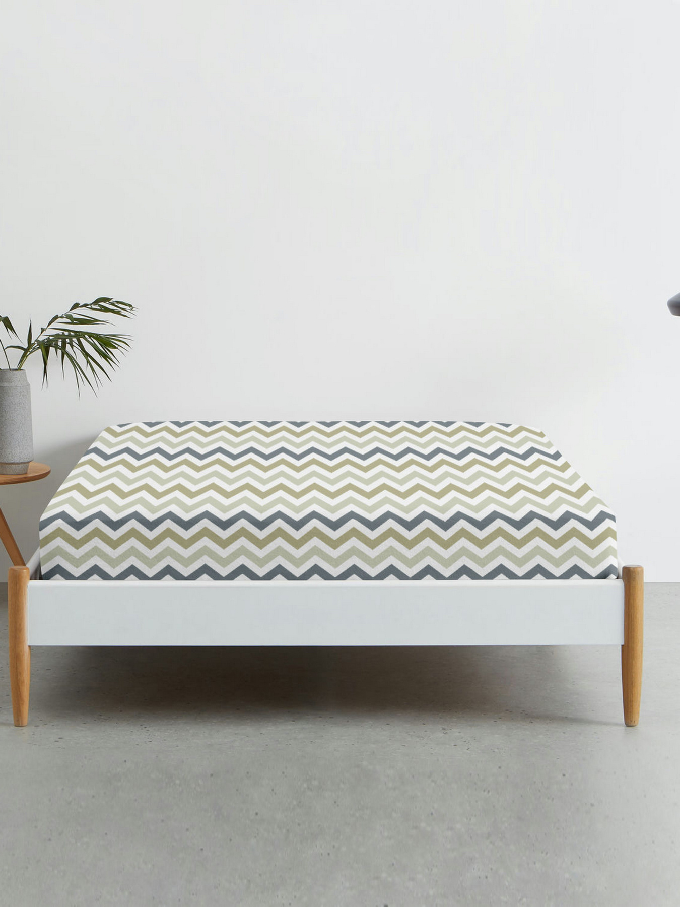 Простынь на резинке ранфорс ZIGZAG Cosas модель ZigGreyBeige_120 Фото