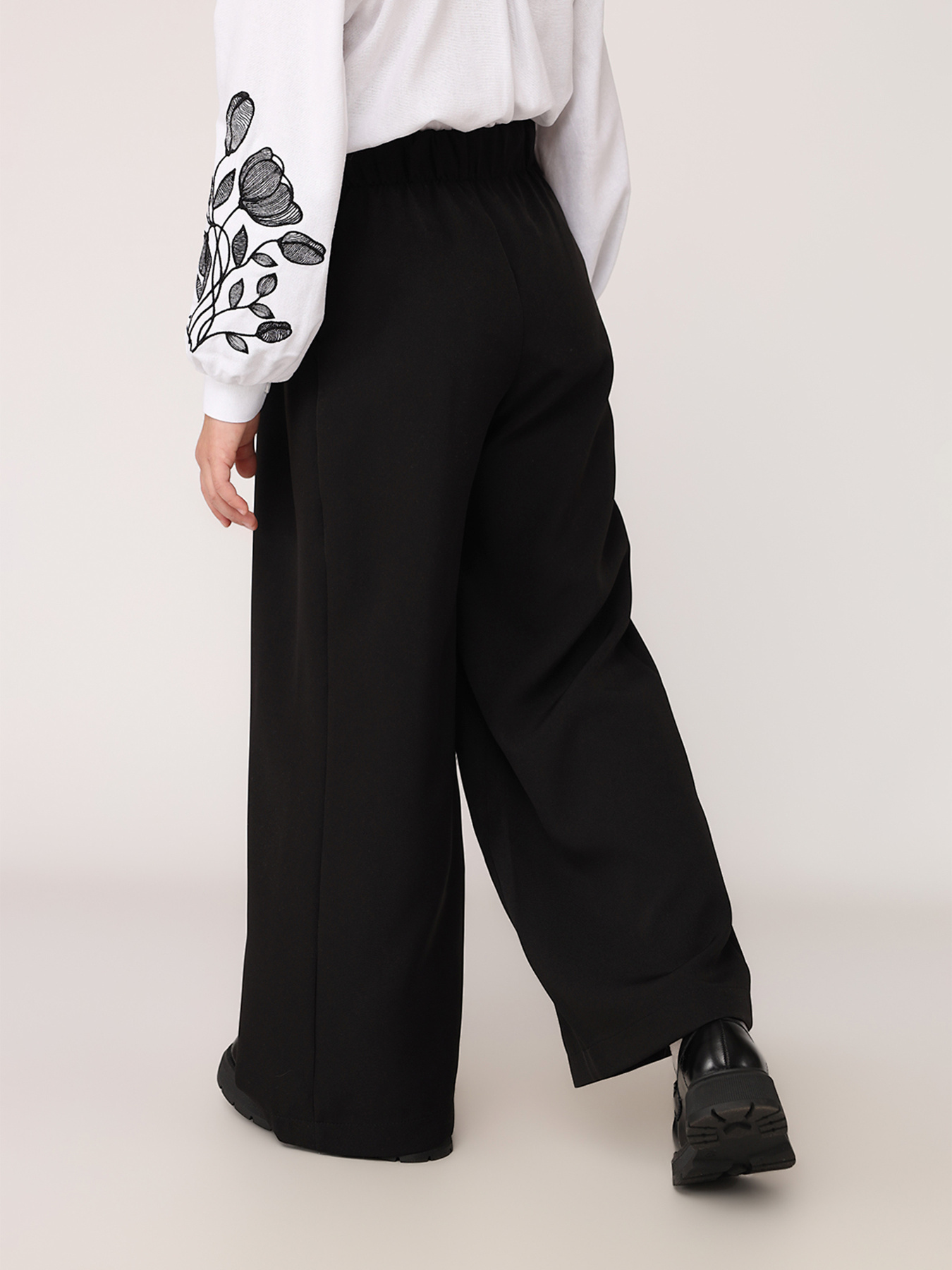 Брюки повседневные YUKI модель ЦБ-00253479 Фото