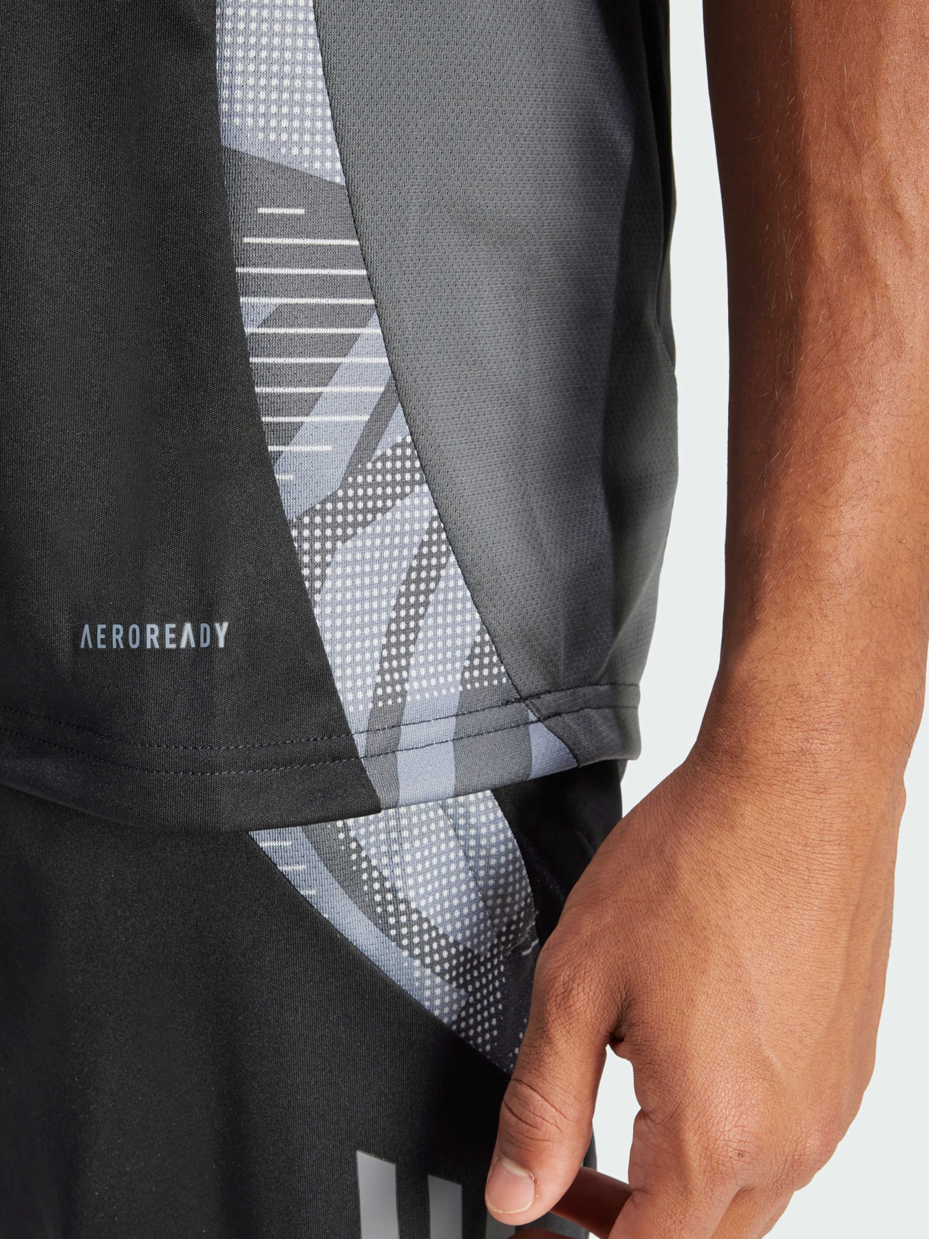 Футболка спортивная Adidas Tiro модель IL8260 Фото