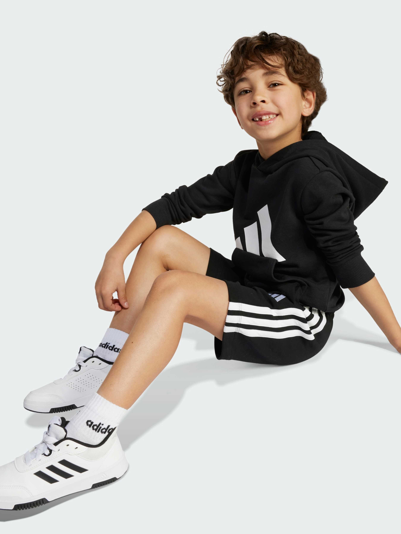 Повсякденні шорти Adidas модель JM0902 Фото