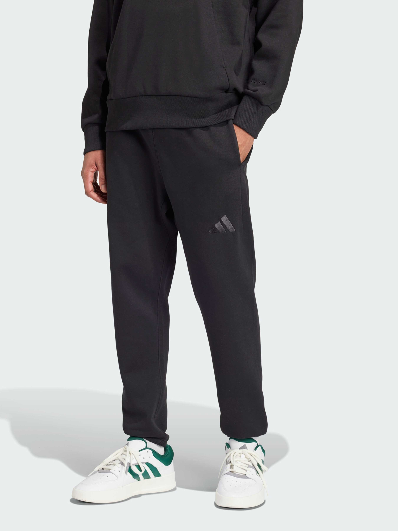 Повседневные штаны Adidas модель IX1246 Фото