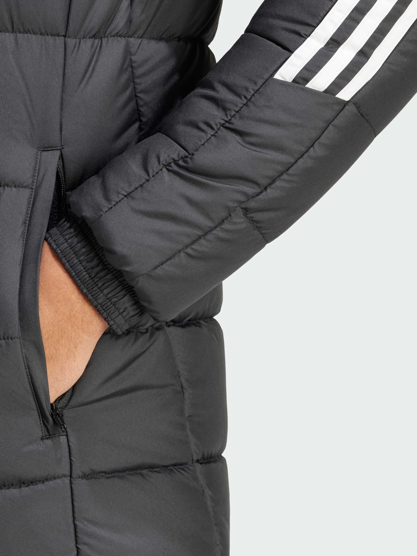 Демисезонная куртка Adidas Tiro модель IJ7389 Демисезонная куртка Adidas Tiro модель IJ7389 Фото