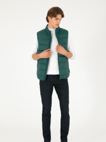 Жилет с утеплителем US Polo модель G081GL010.000.1946066.VR079 Фото