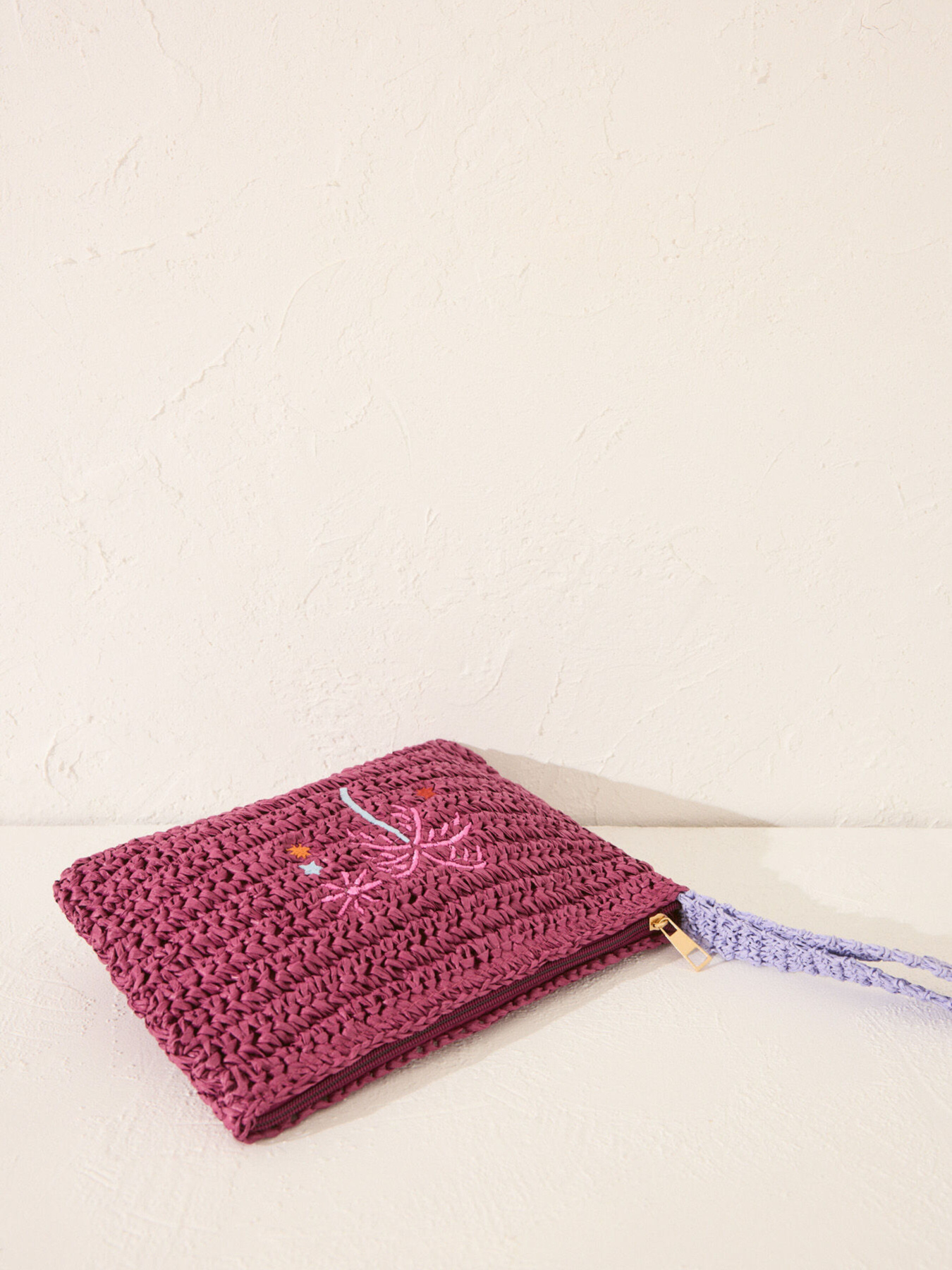 Маленькая фиолетовая косметичка из рафии с принтом Women'secret модель 4849291-75 Фото