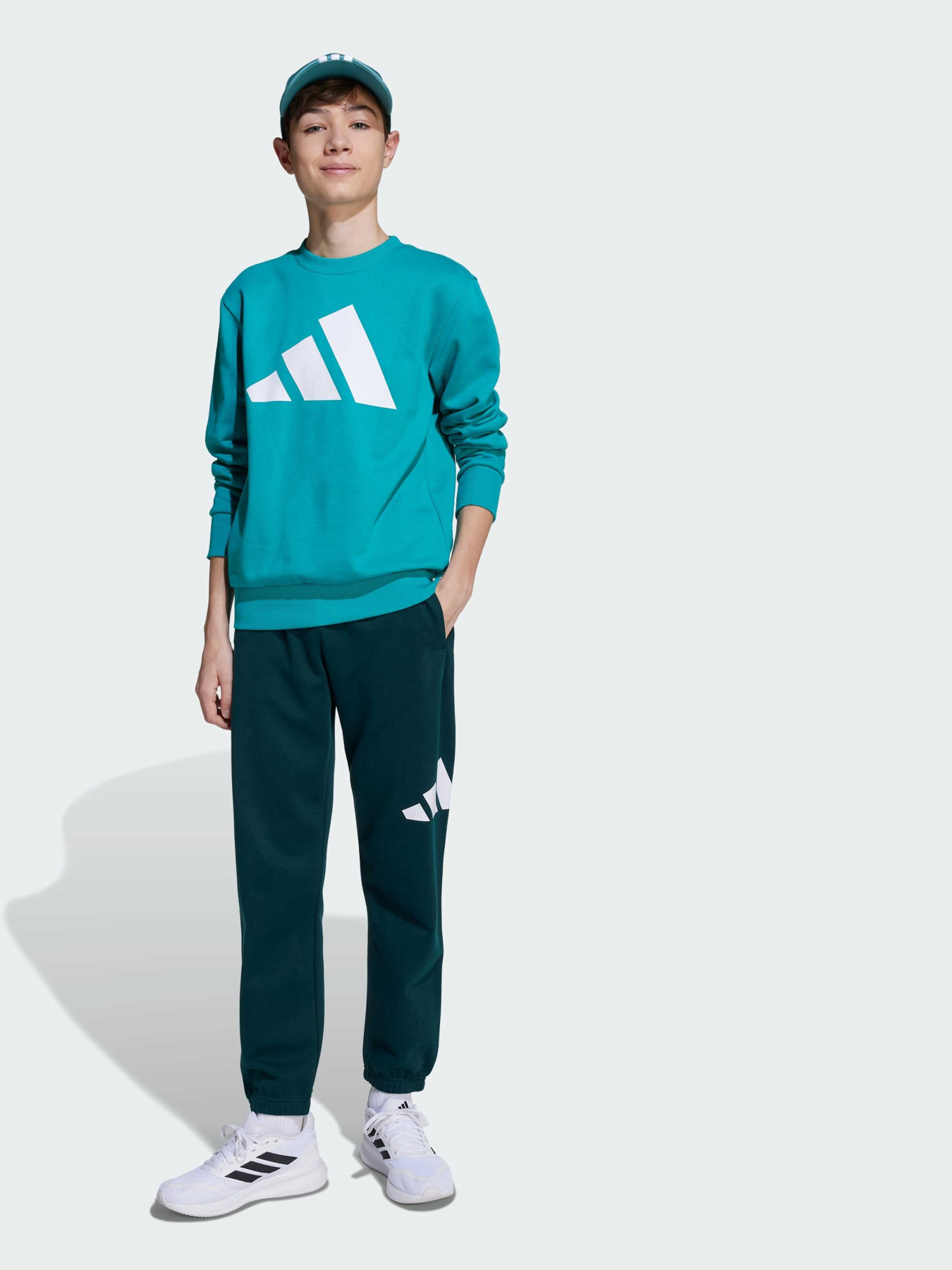Спортивный костюм Adidas модель JV9938 Фото