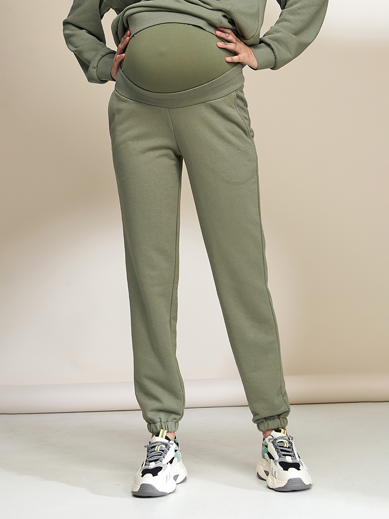 Джоггеры Yula mama Berit модель BeritTR-33.011OliveYLMMBRK Фото