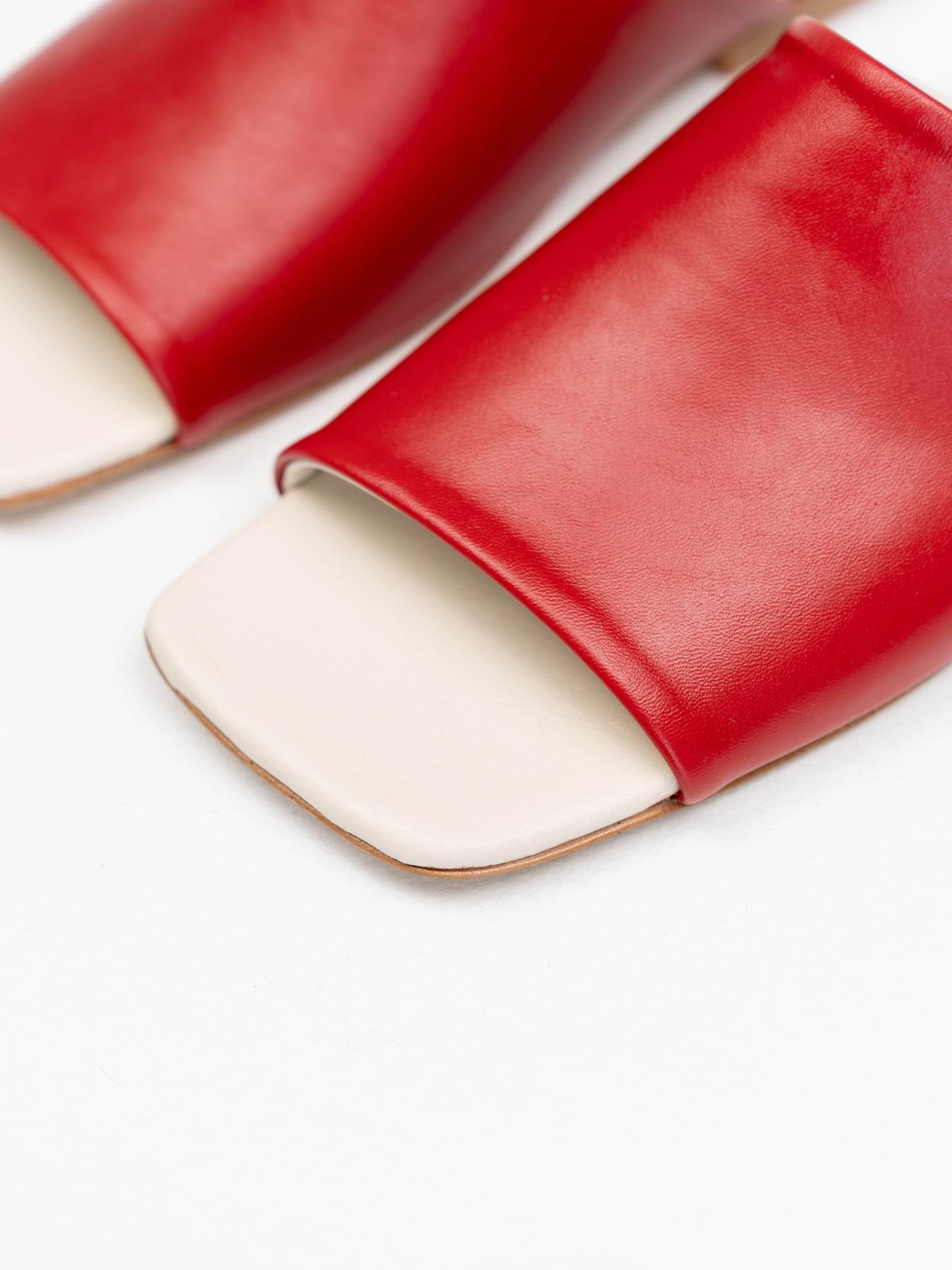 Сабо Emmelie Delage Piazza модель PIAZ 06 Фото