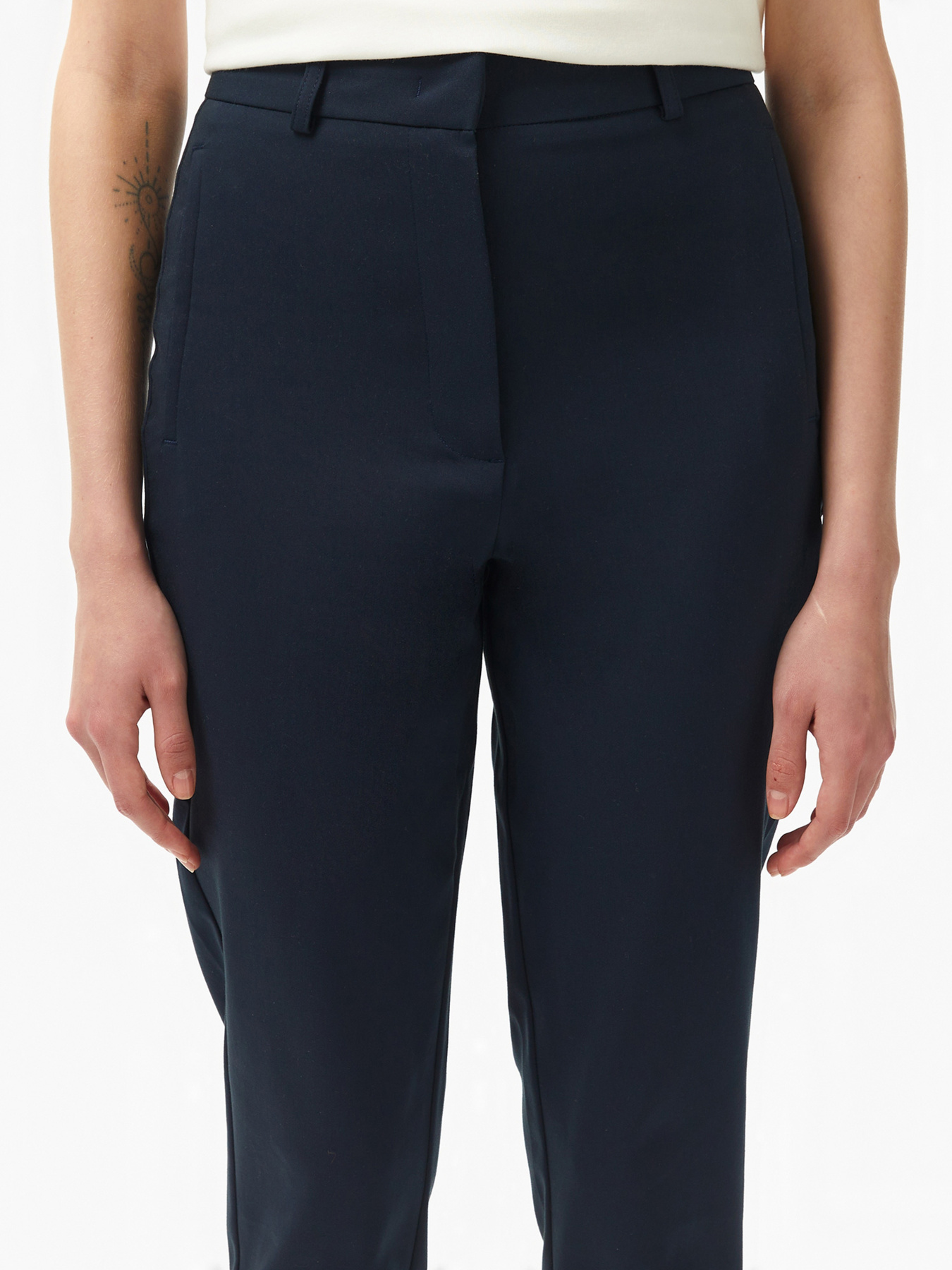 Чіноси Lacoste модель HF0502166 Фото