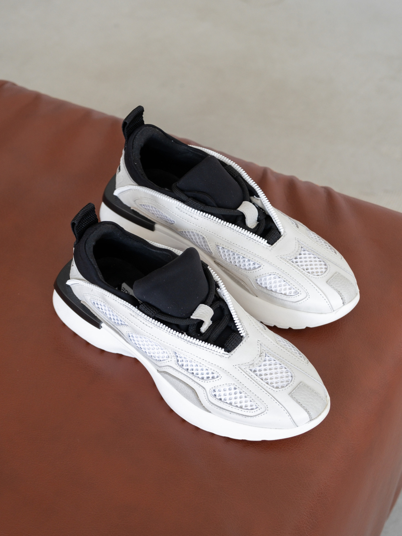 Кроссовки Emmelie Delage Shadow модель SHAD 02 Фото