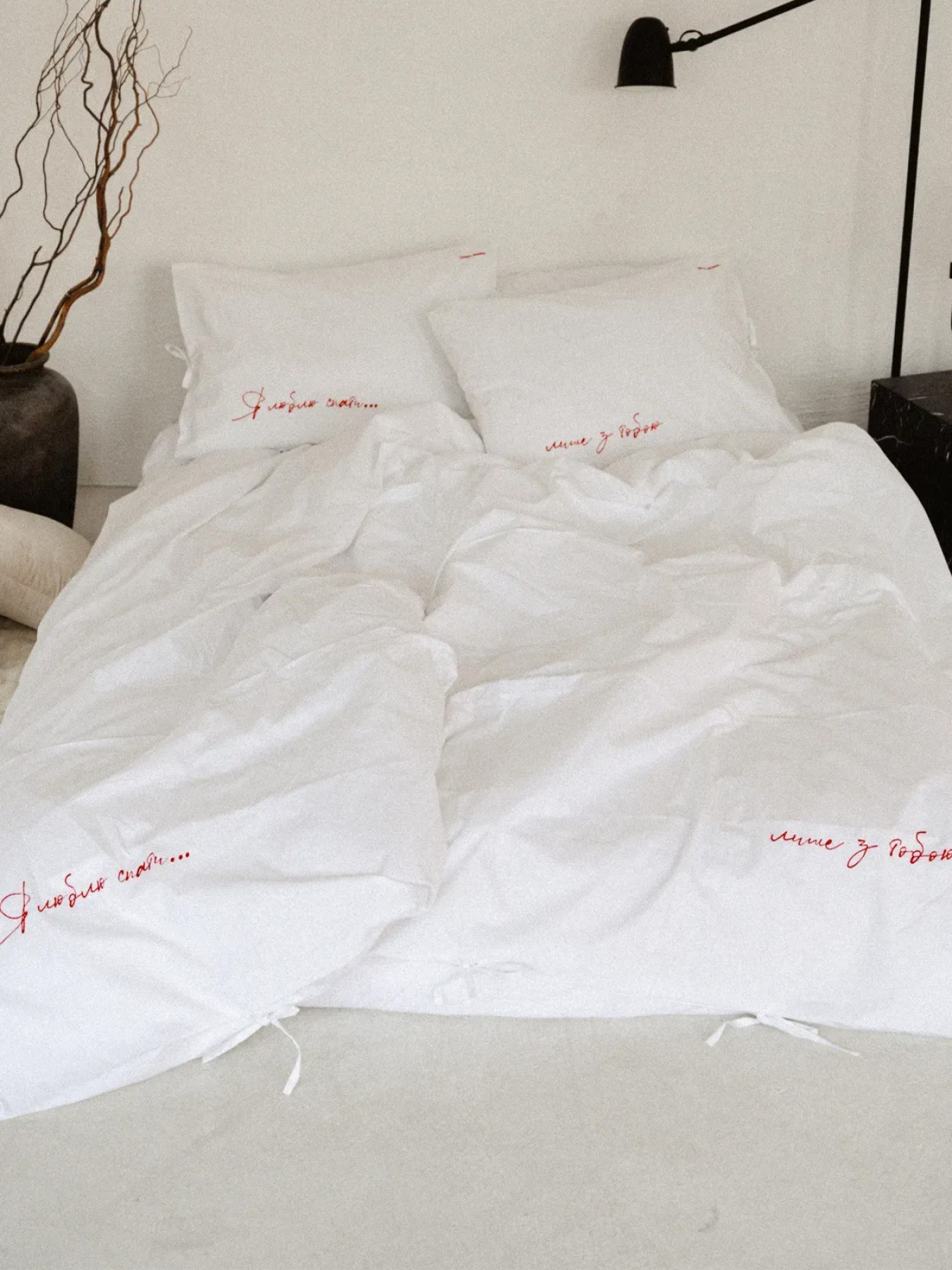 Комплект постільної білизни з  вишивкою "Я люблю спати... лише з тобою" LEVAN HOME модель 983412161 Фото