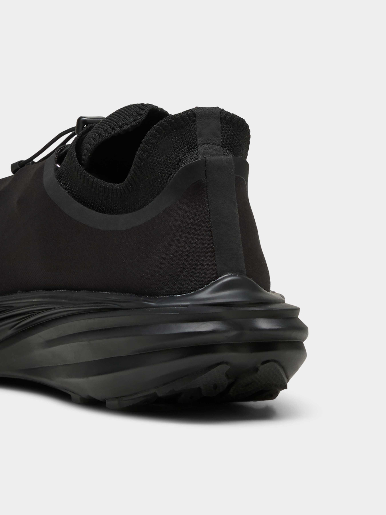 Кроссовки повседневные PUMA Deviatenitroelitetrail He модель 401196 Кроссовки повседневные PUMA Deviatenitroelitetrail He модель 401196 Фото