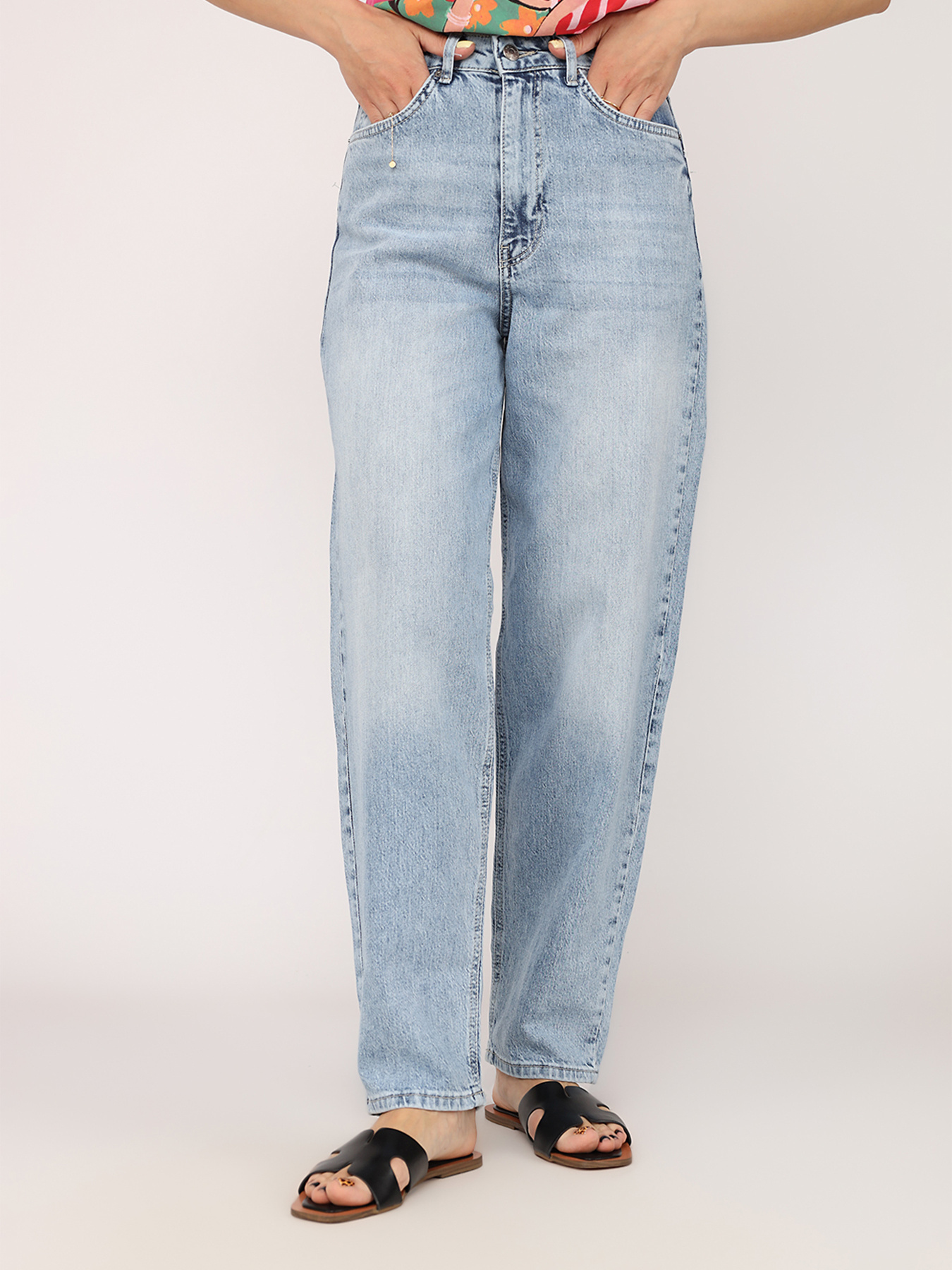 Джинси мом YUKI модель ЦБ-00271914 Фото