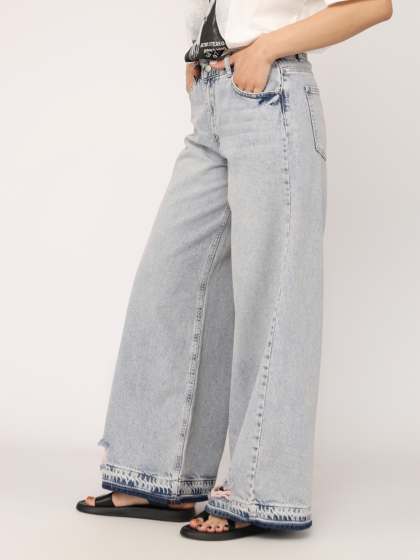 Джинси мом YUKI модель ЦБ-00271915 Фото