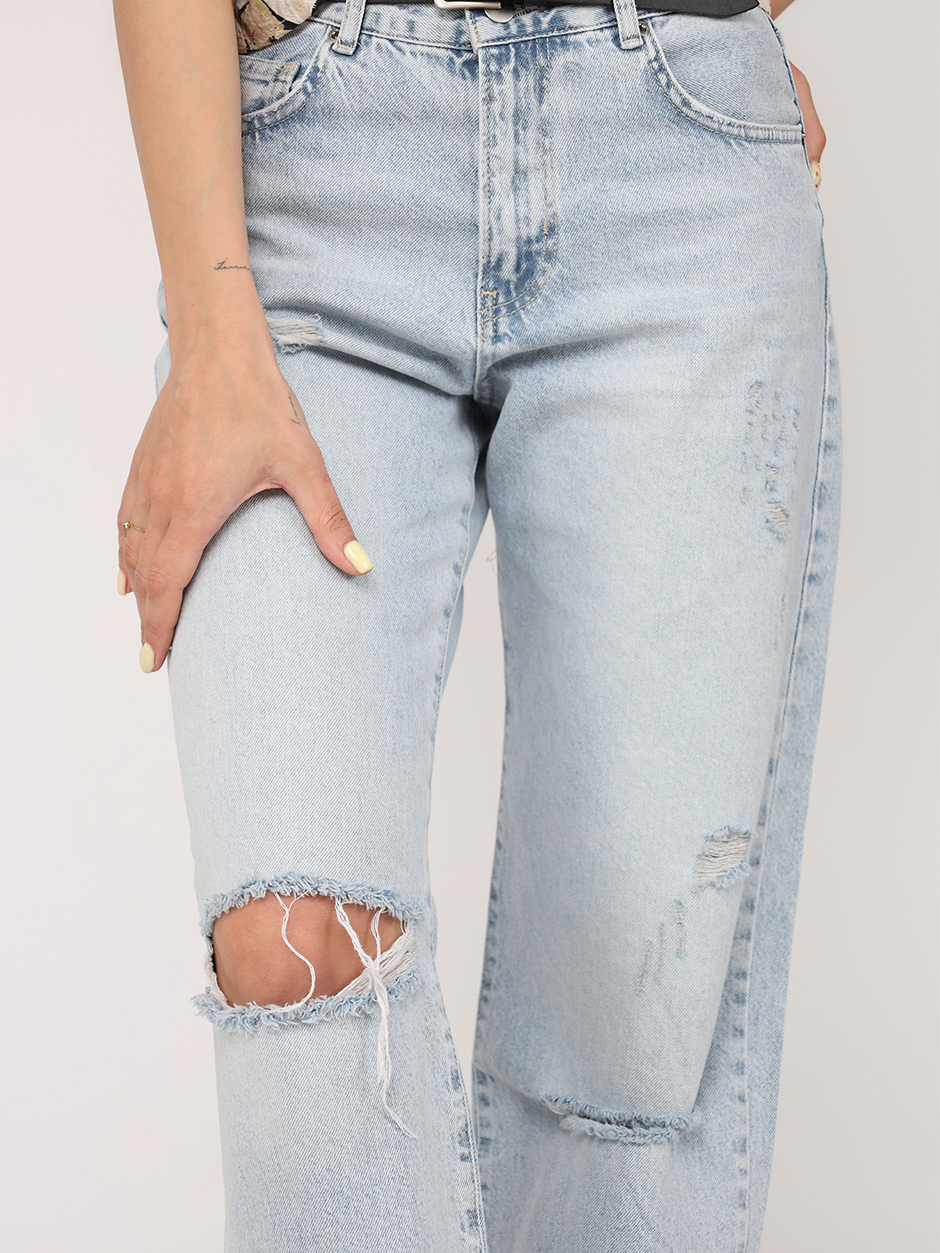 Джинси мом YUKI модель ЦБ-00271916 Фото