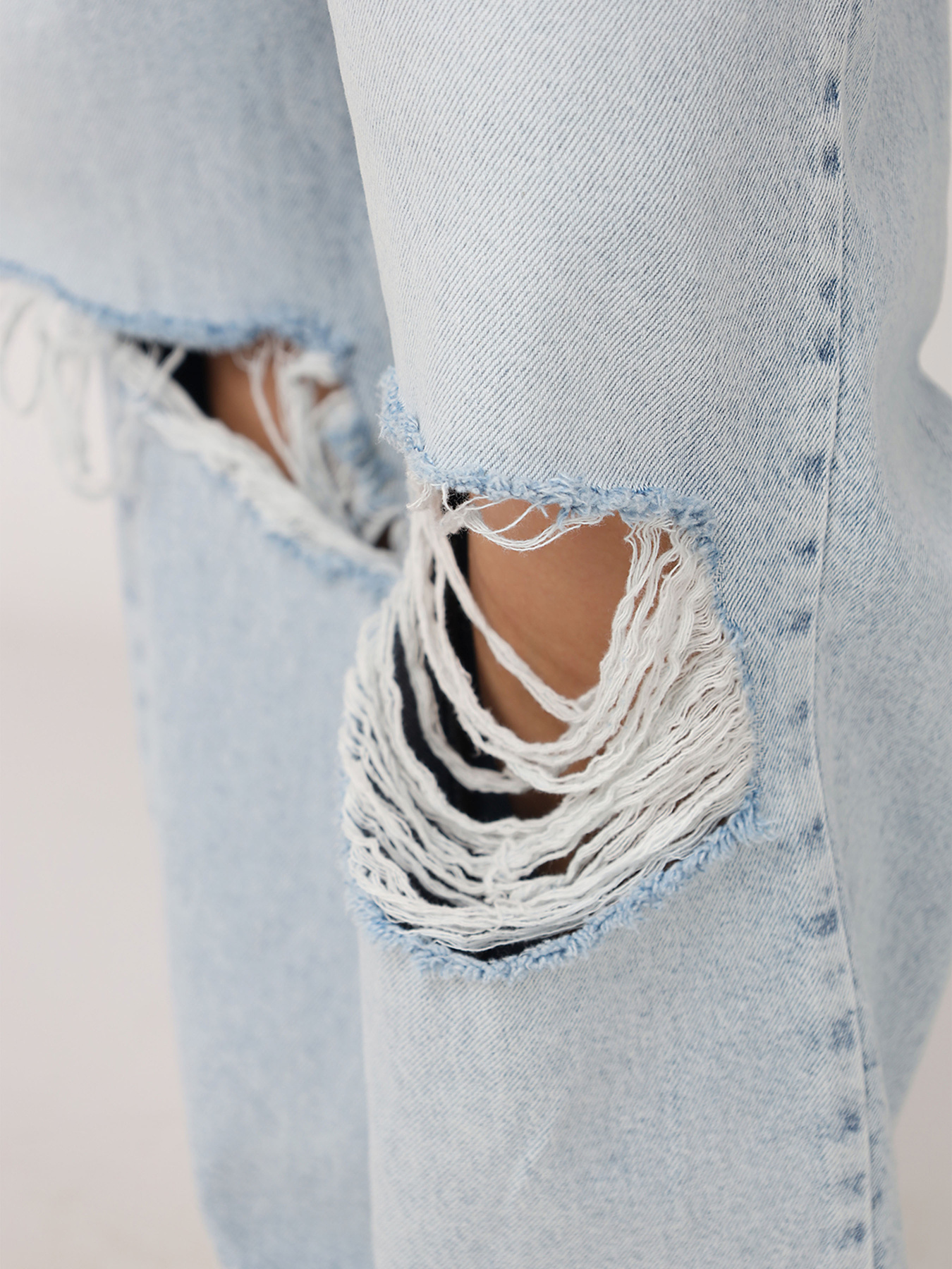 Джинси мом YUKI модель ЦБ-00271917 Фото