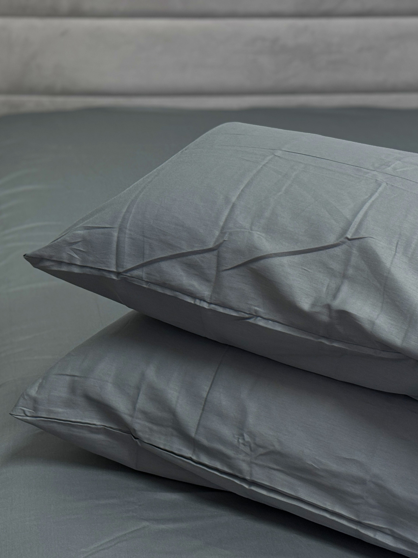 Комплект наволочок із сатину 2 шт. темно-сірого кольору Natural Grey Ecotton модель 24740 Фото