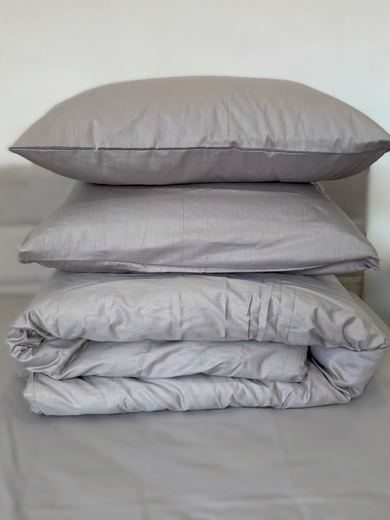 Комплект наволочок із сатину 2 шт. світло-сірого кольору Chateau Grey Ecotton модель 24737 Фото