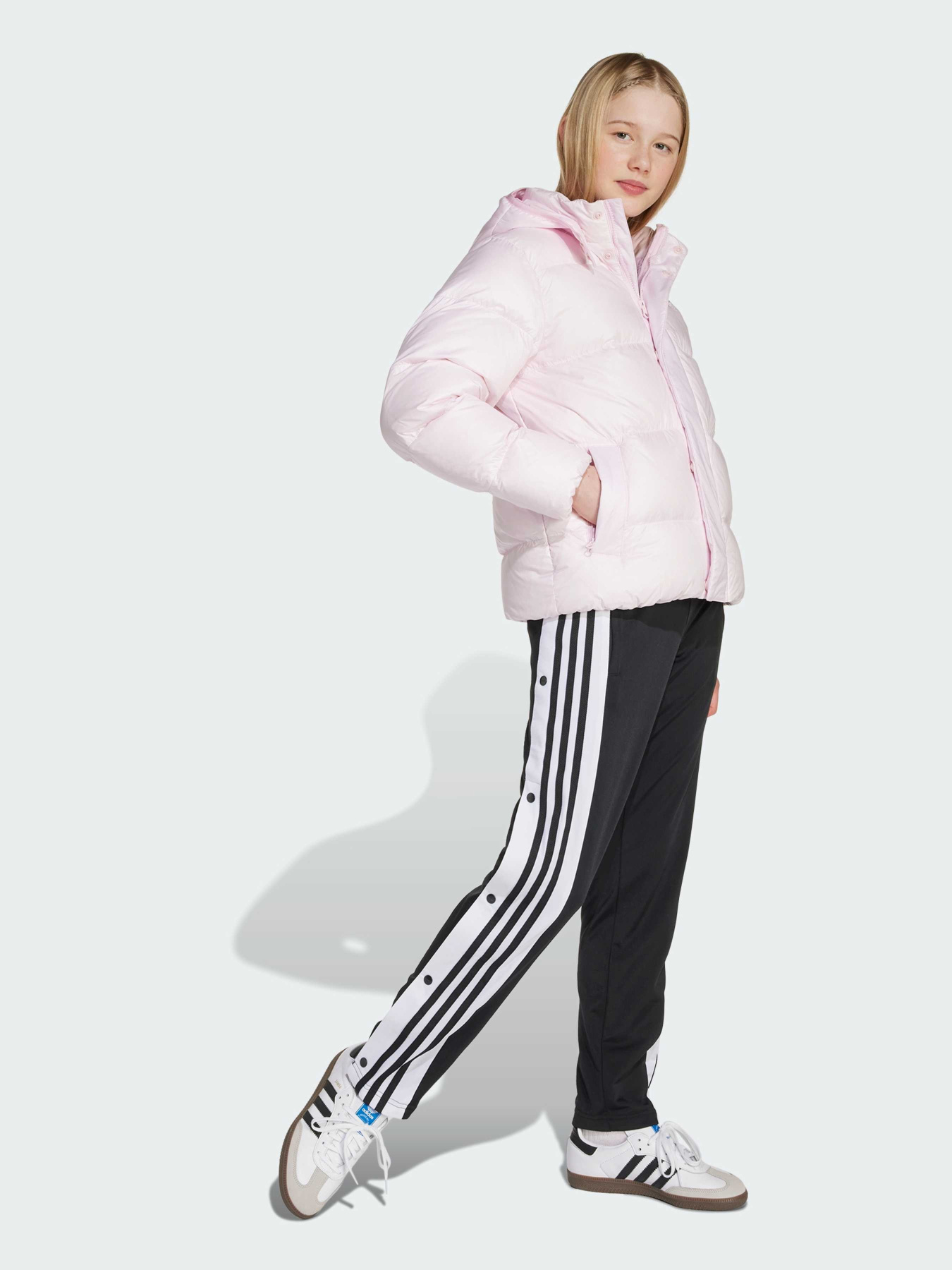 Пуховик Adidas Adicolor модель JW1104 Пуховик Adidas Adicolor модель JW1104 Фото