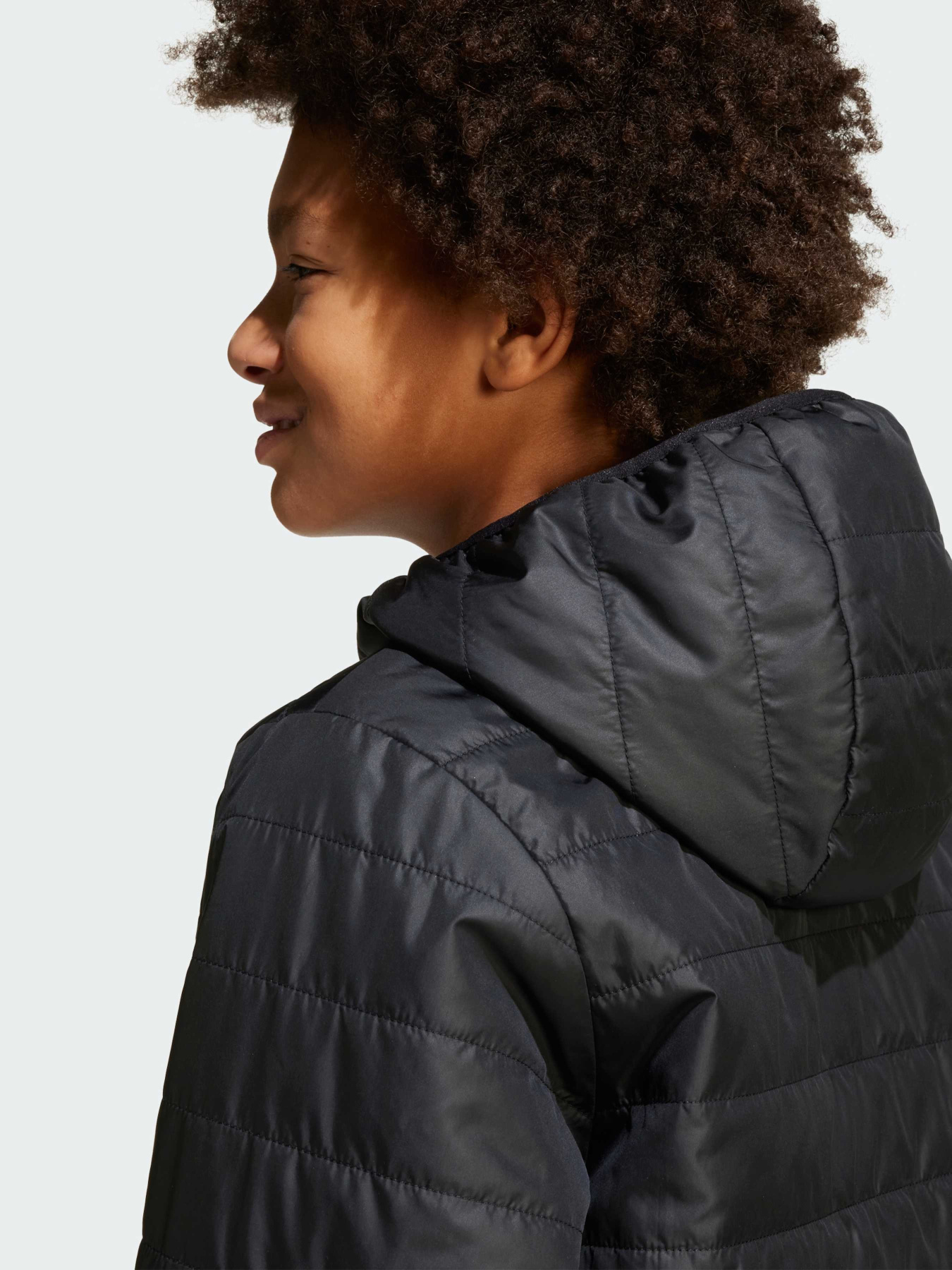 Демисезонная куртка Adidas модель JL7444 Демисезонная куртка Adidas модель JL7444 Фото