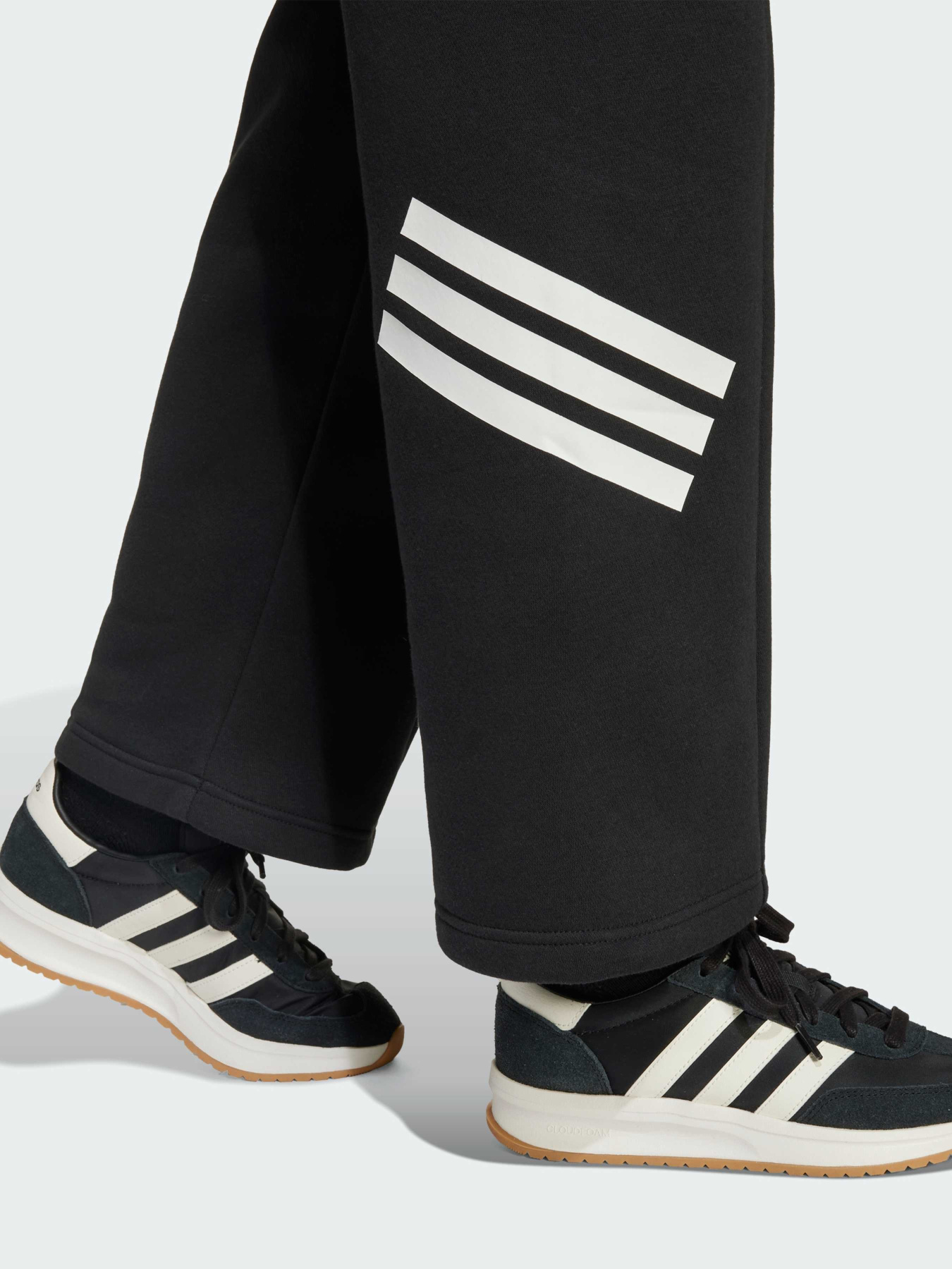 Повсякденні штани Adidas модель JW7544 Повсякденні штани Adidas модель JW7544 Фото