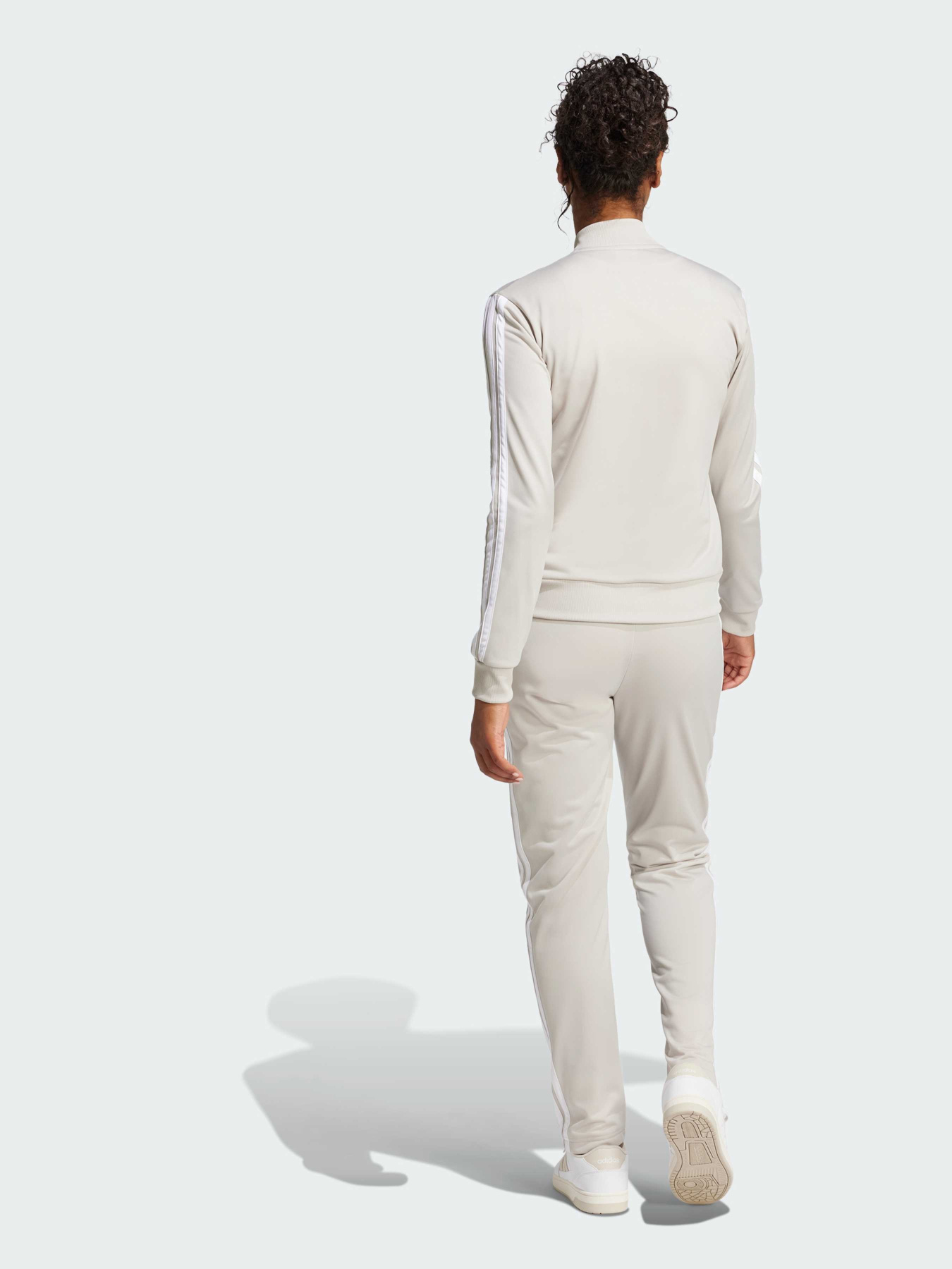 Спортивный костюм Adidas модель JD2686 Фото