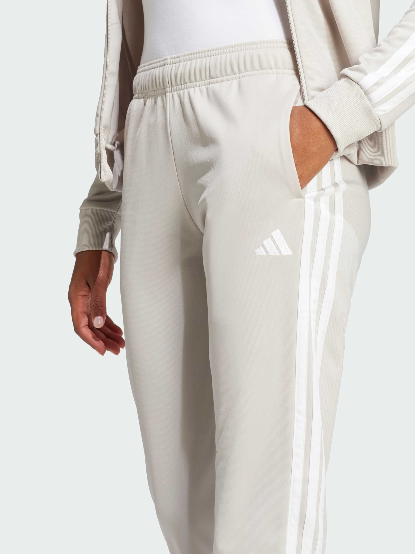 Спортивный костюм Adidas модель JD2686 Фото