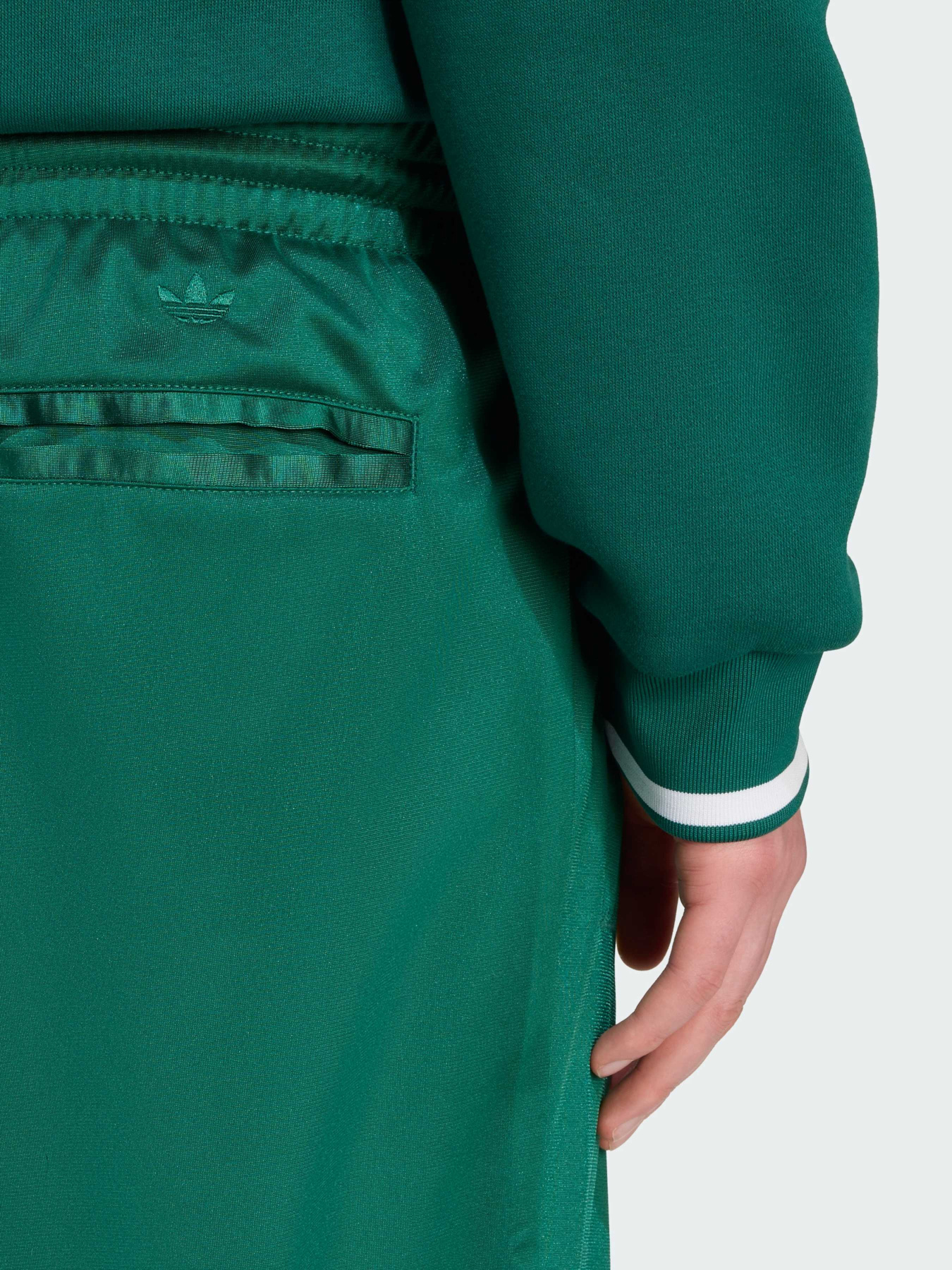 Повсякденні штани Adidas Graphics модель JX8162 Фото