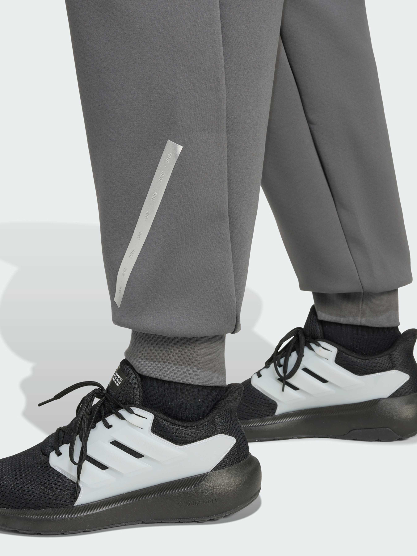 Штаны спортивные Adidas модель JW3478 Фото