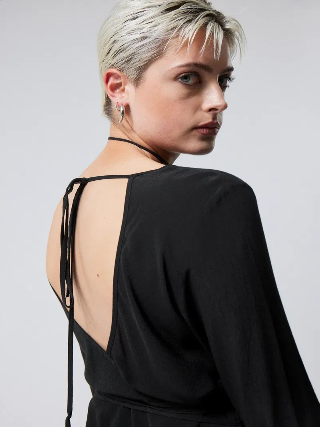 Платье мини Weekday модель 78471 Фото