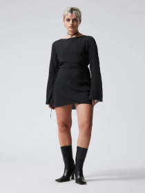 Платье мини Weekday модель 78471 Платье мини Weekday модель 78471 Фото