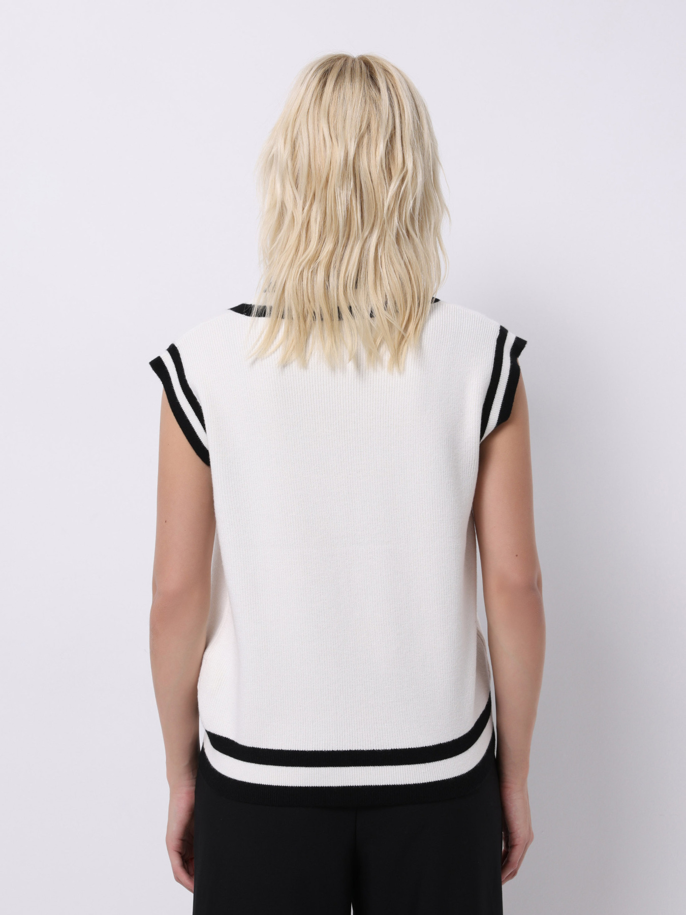 Кофти та светри Colin’s модель CL1075213_Q1.V1_WHT Фото