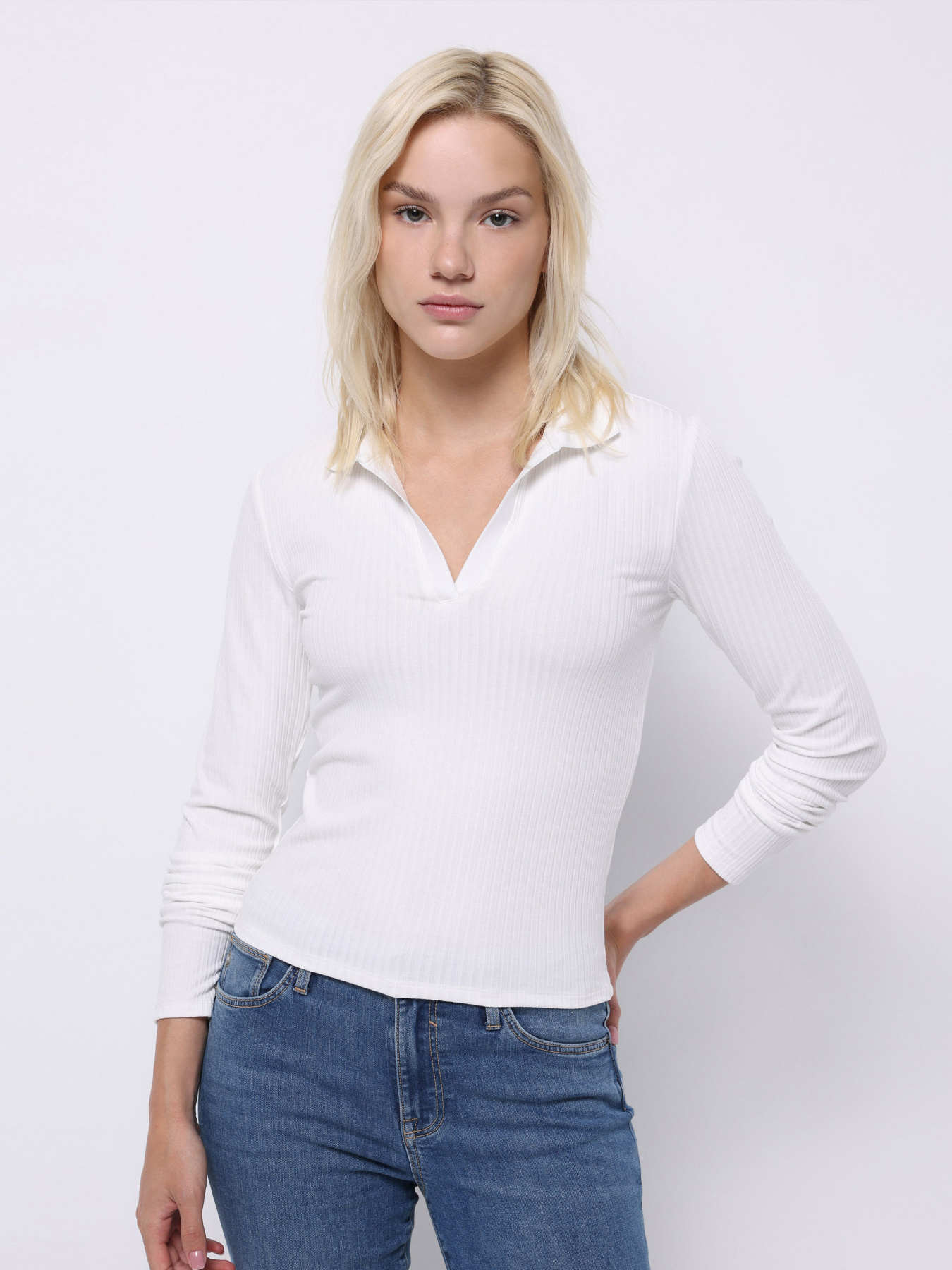 Худи и свитшоты Colin’s модель CL1075898_Q1.V1_WHT Фото