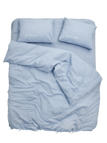 Комплект постільної білизни з вареної бавовни блакитного кольору з вишивкою "Я люблю спати... лише з тобою" LEVAN HOME модель 4300121 Фото