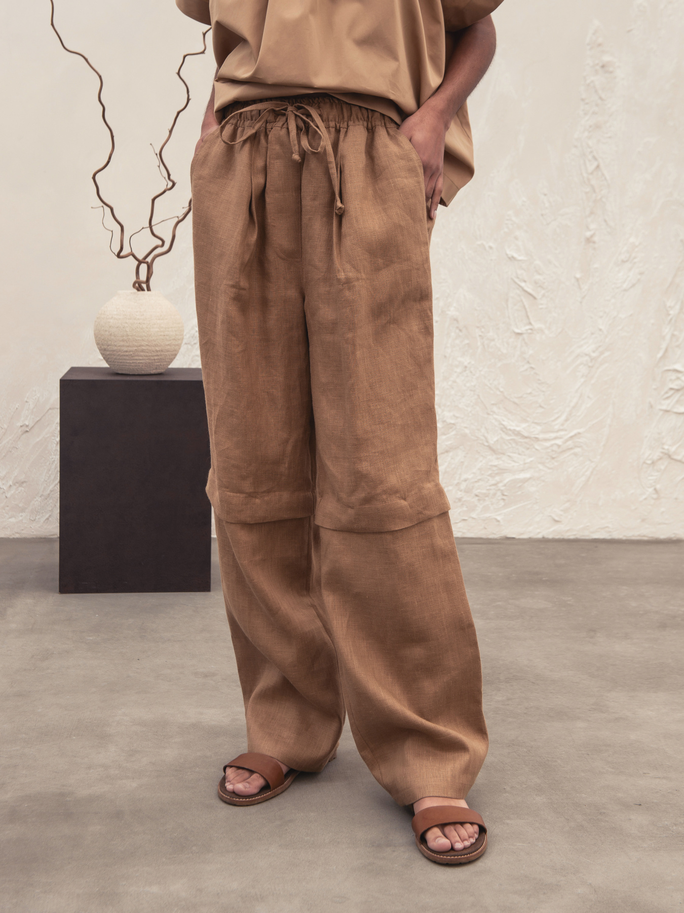 Брюки повседневные HankaKohana Kris модель HK1221007b Фото