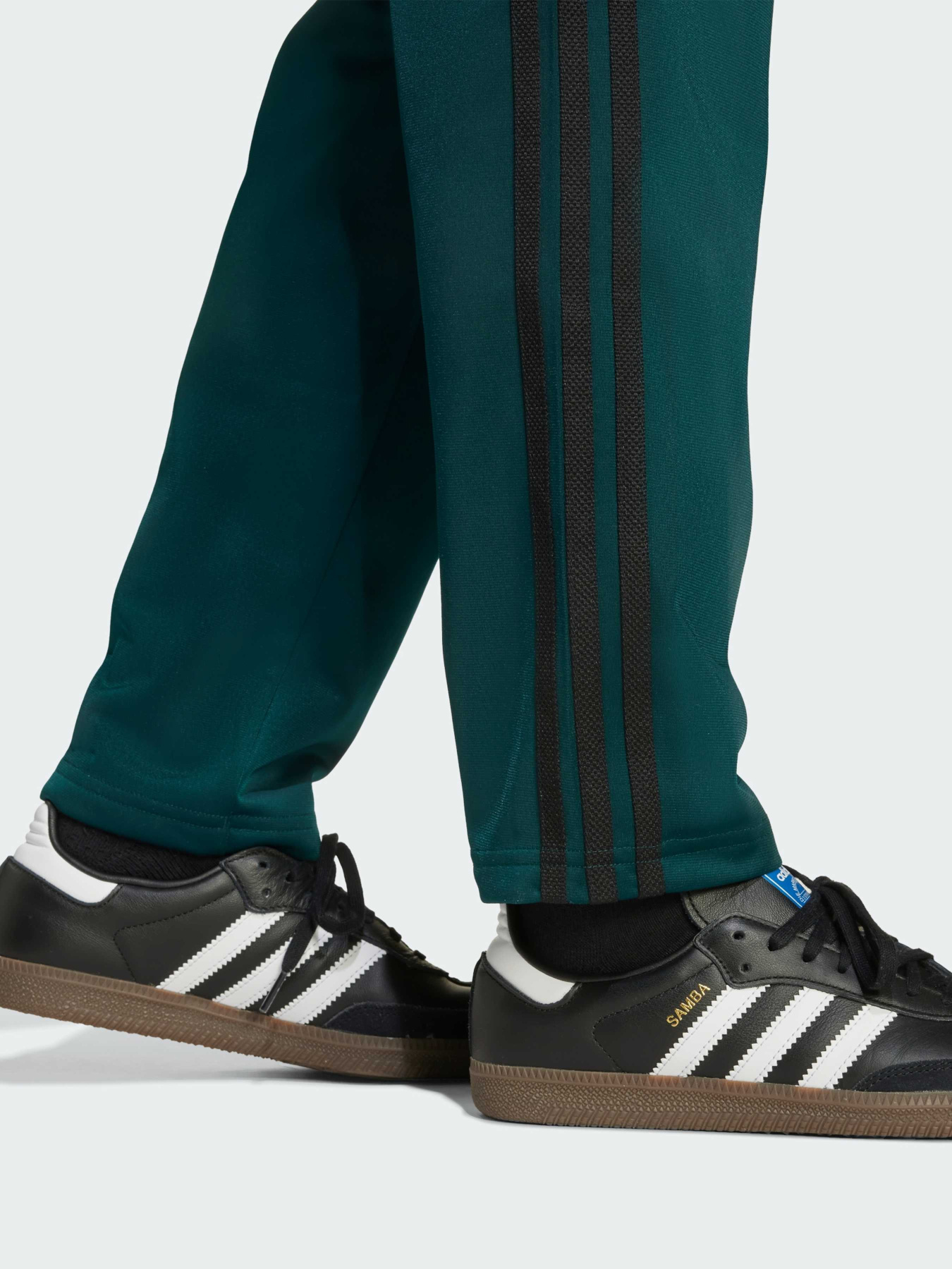 Повсякденні штани Adidas Adicolor модель JV8593 Повсякденні штани Adidas Adicolor модель JV8593 Фото