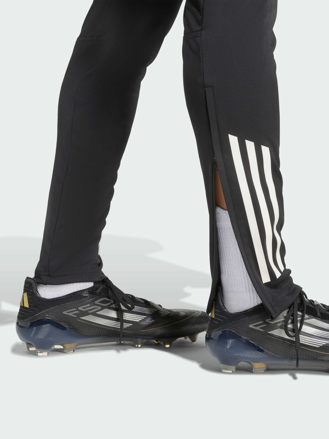 Штани спортивні Adidas Tiro модель JW4356 Фото