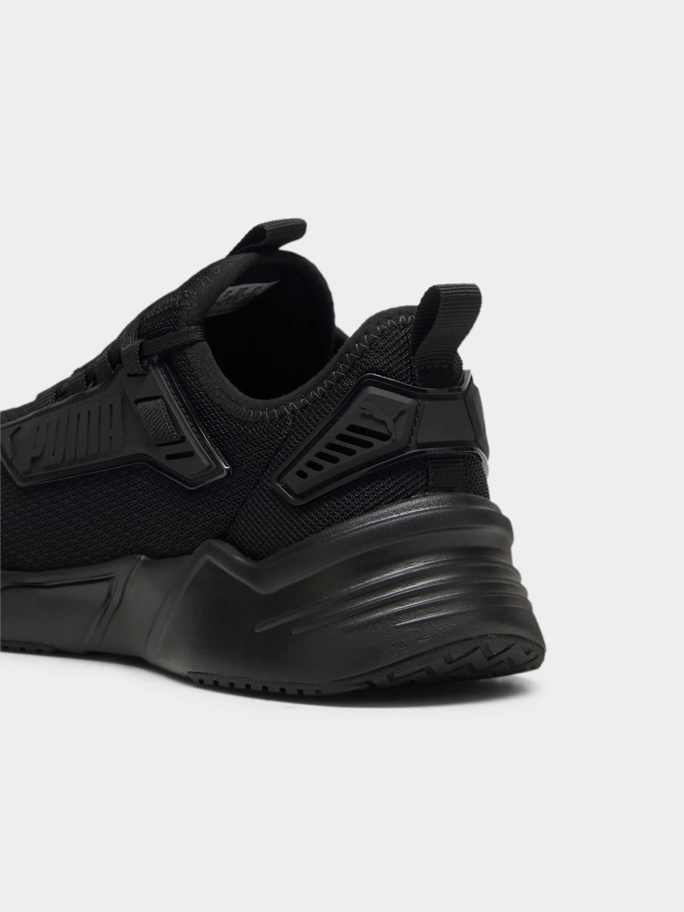 Кросівки для бігу PUMA Retaliate 3 модель 379478 Фото